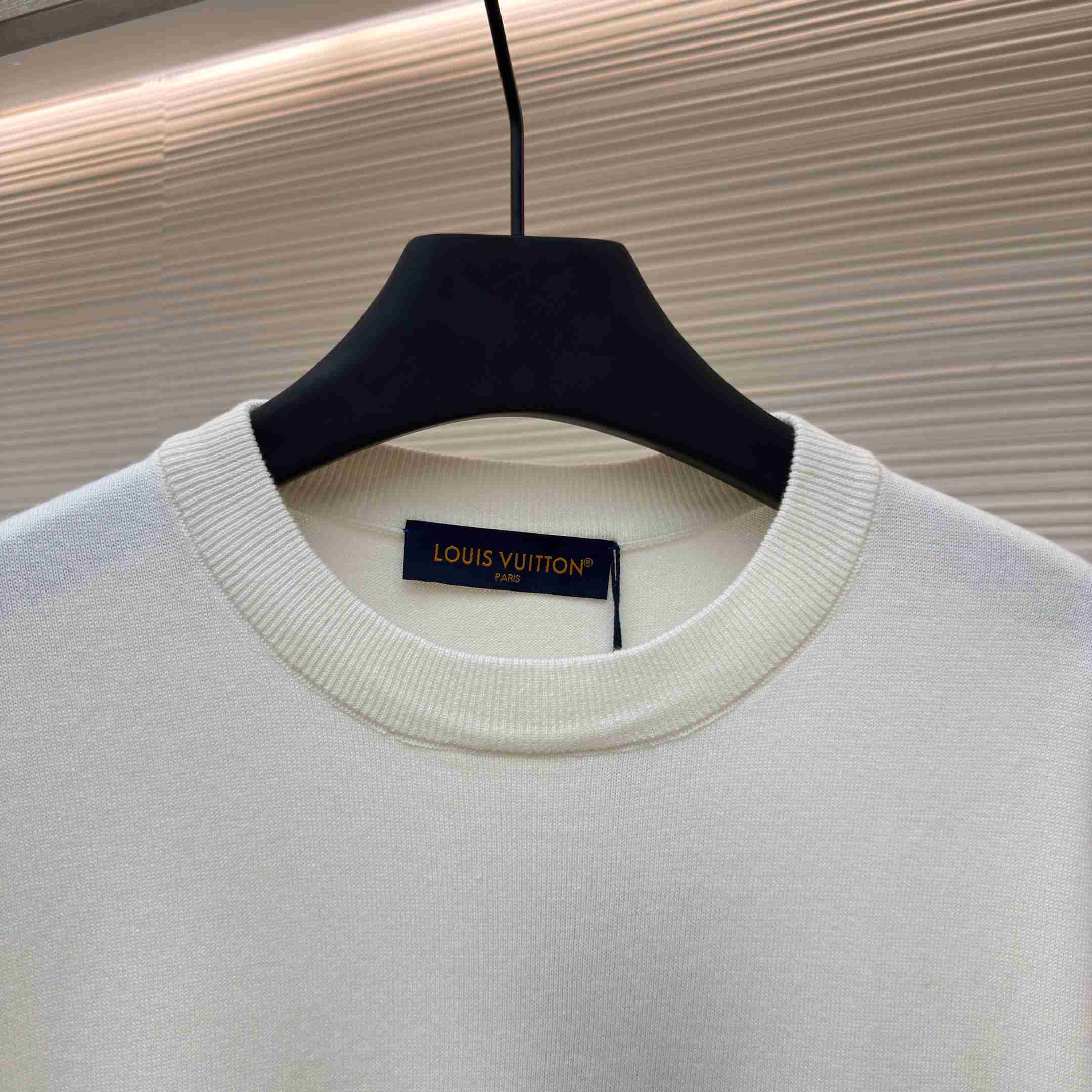 Louis Vuitton Embellished Short-Sleeved Crewneck 1AHVO9 - DopestKickz