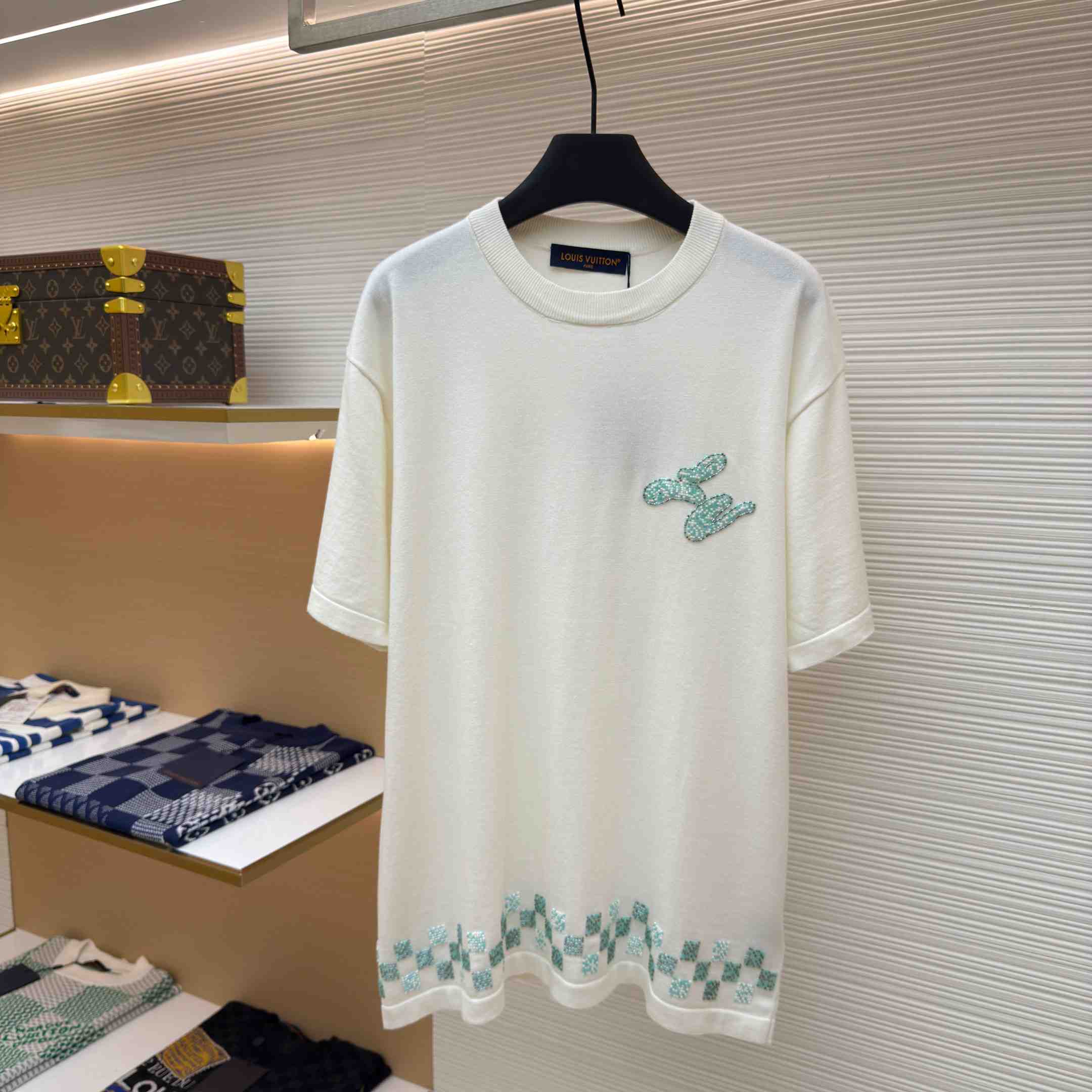 Louis Vuitton Embellished Short-Sleeved Crewneck 1AHVO9 - DopestKickz