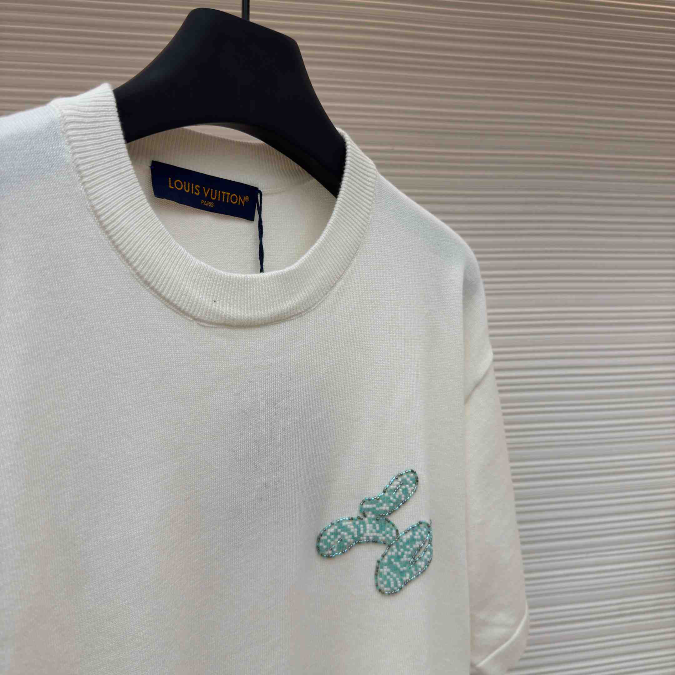 Louis Vuitton Embellished Short-Sleeved Crewneck 1AHVO9 - DopestKickz