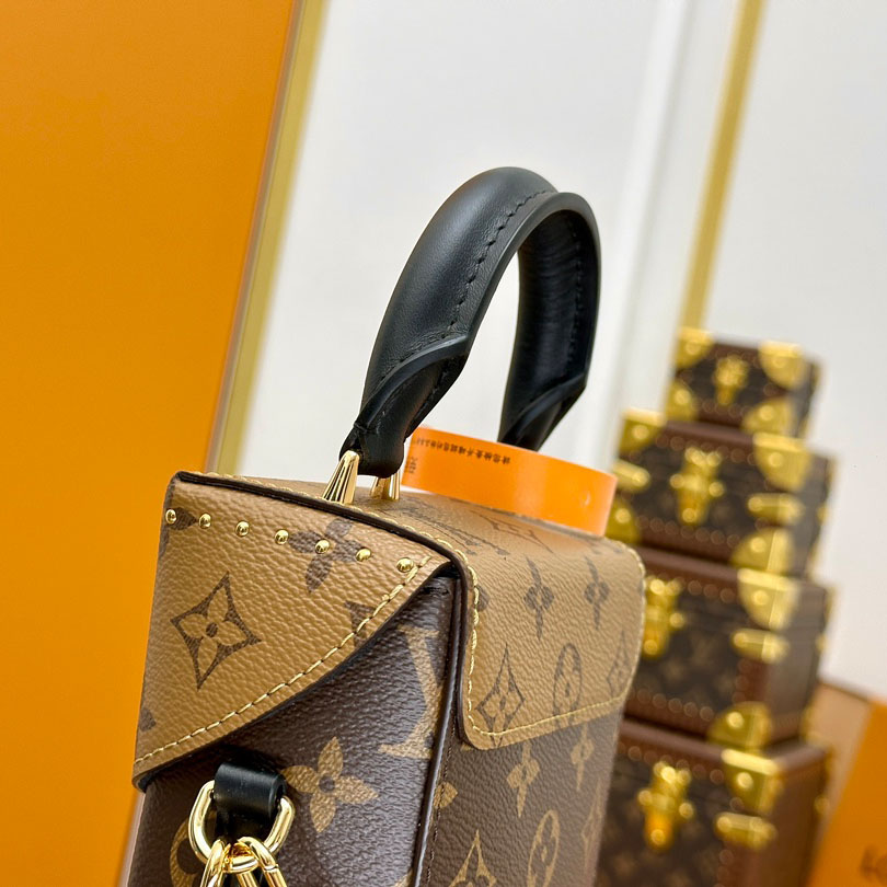 Louis Vuitton Camera Box M82465 - DopestKickz