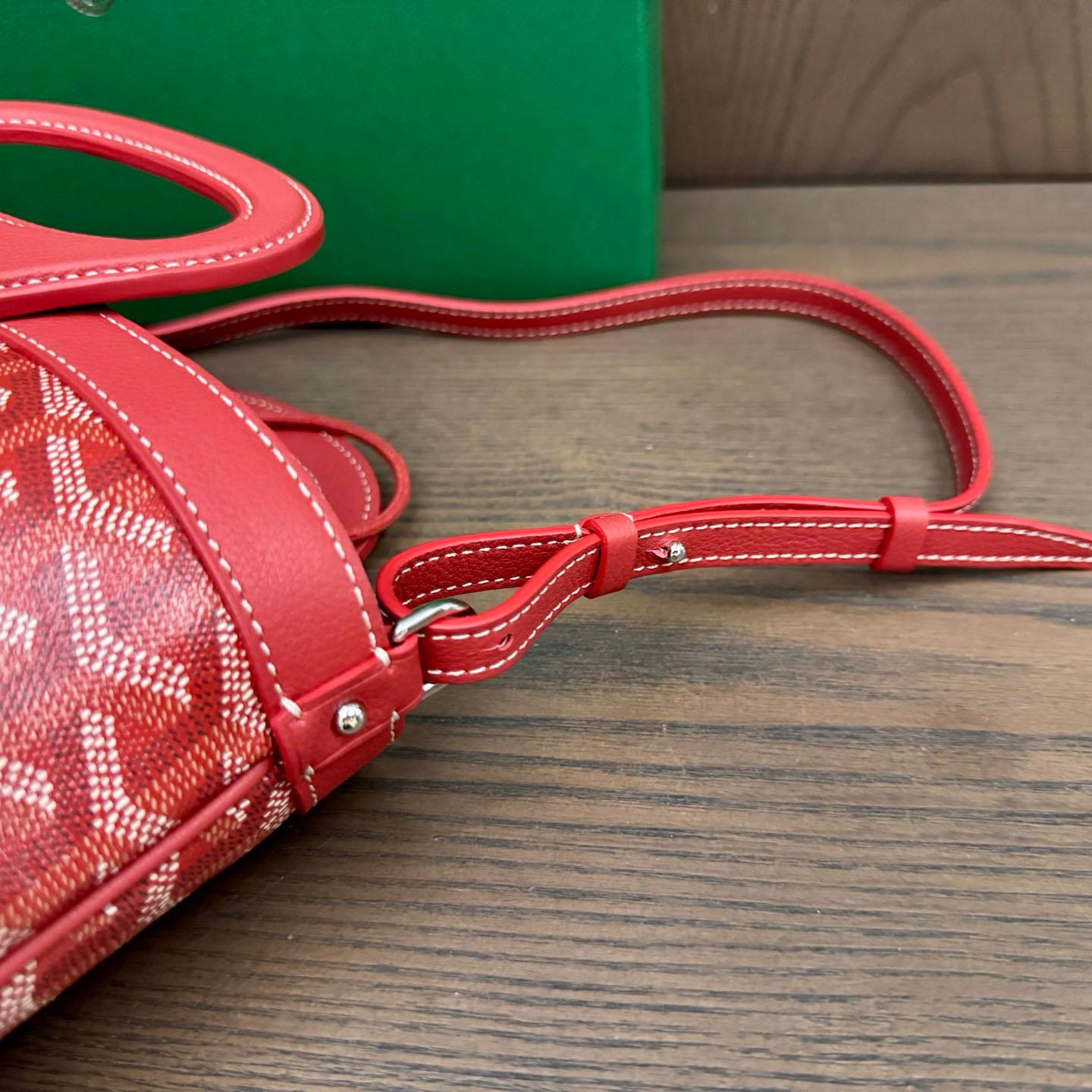 Goyard Beluga Mini Bag - DopestKickz