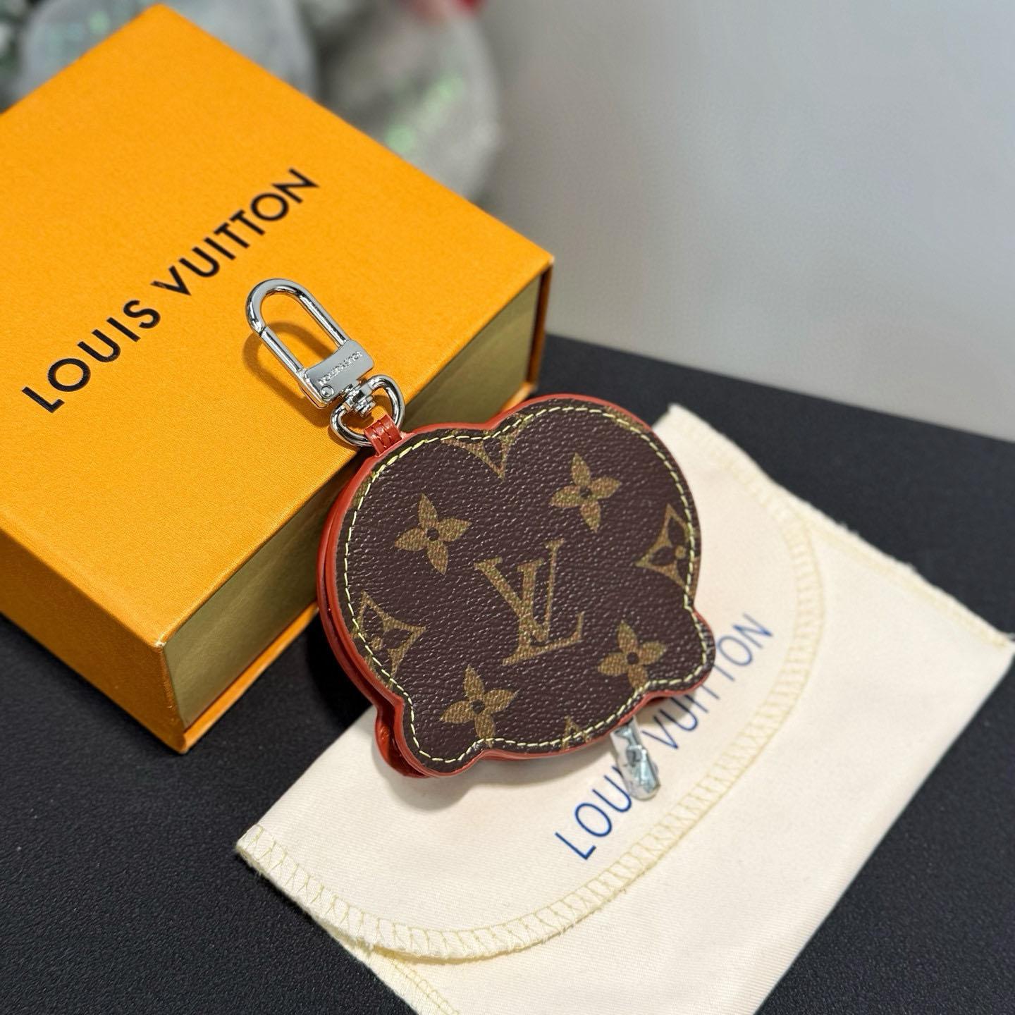 Louis Vuitton LV Bretzel Bag Charm M03295 - DopestKickz