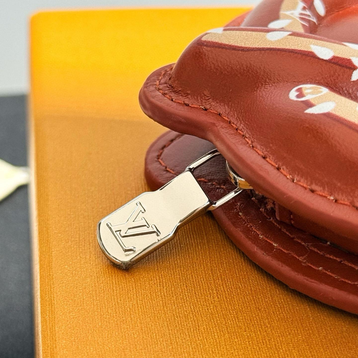 Louis Vuitton LV Bretzel Bag Charm M03295 - DopestKickz