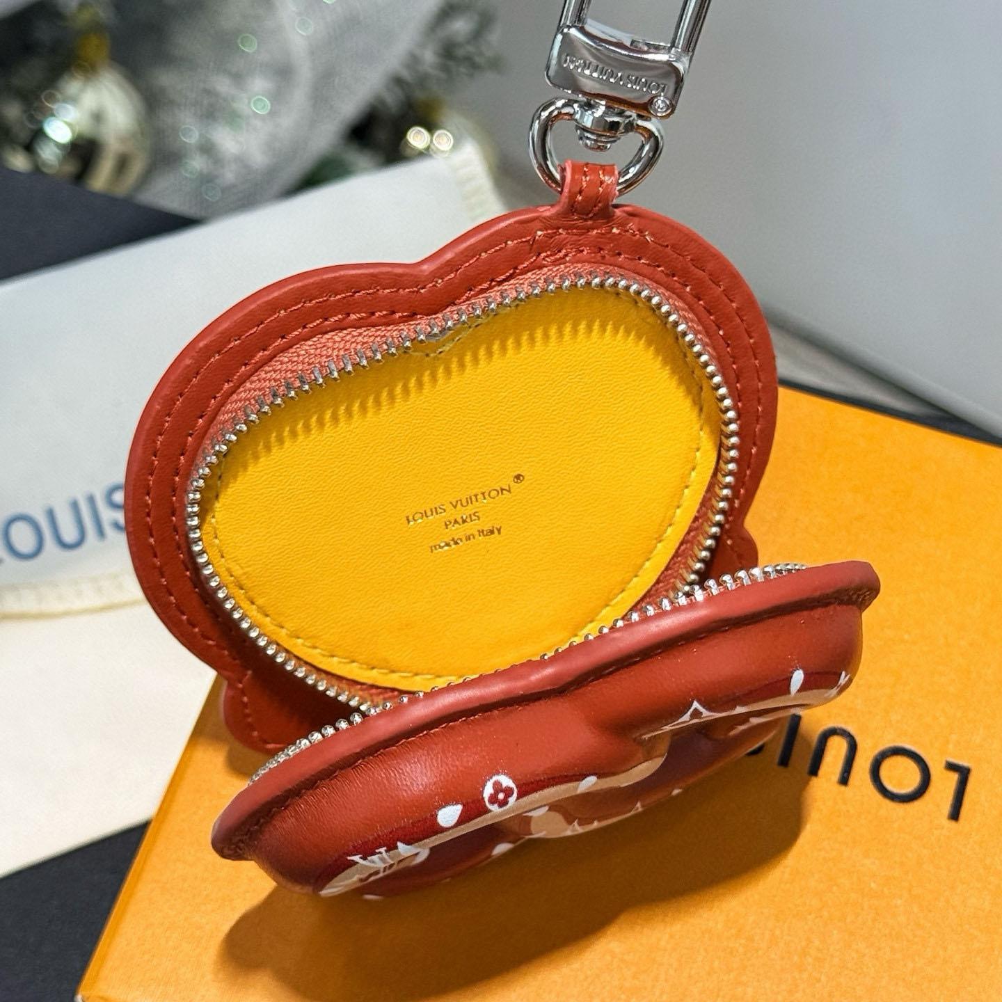 Louis Vuitton LV Bretzel Bag Charm M03295 - DopestKickz