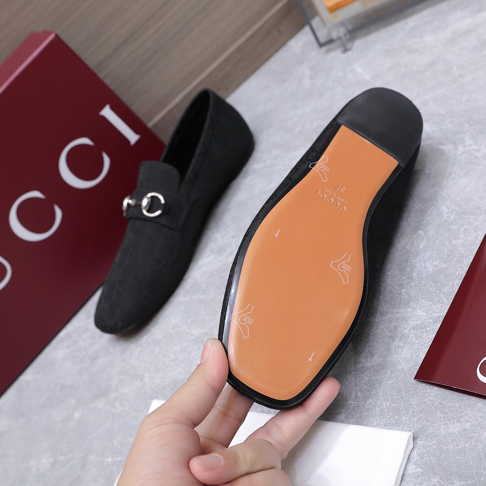 Gucci Women's Ragazzo Loafer - DopestKickz