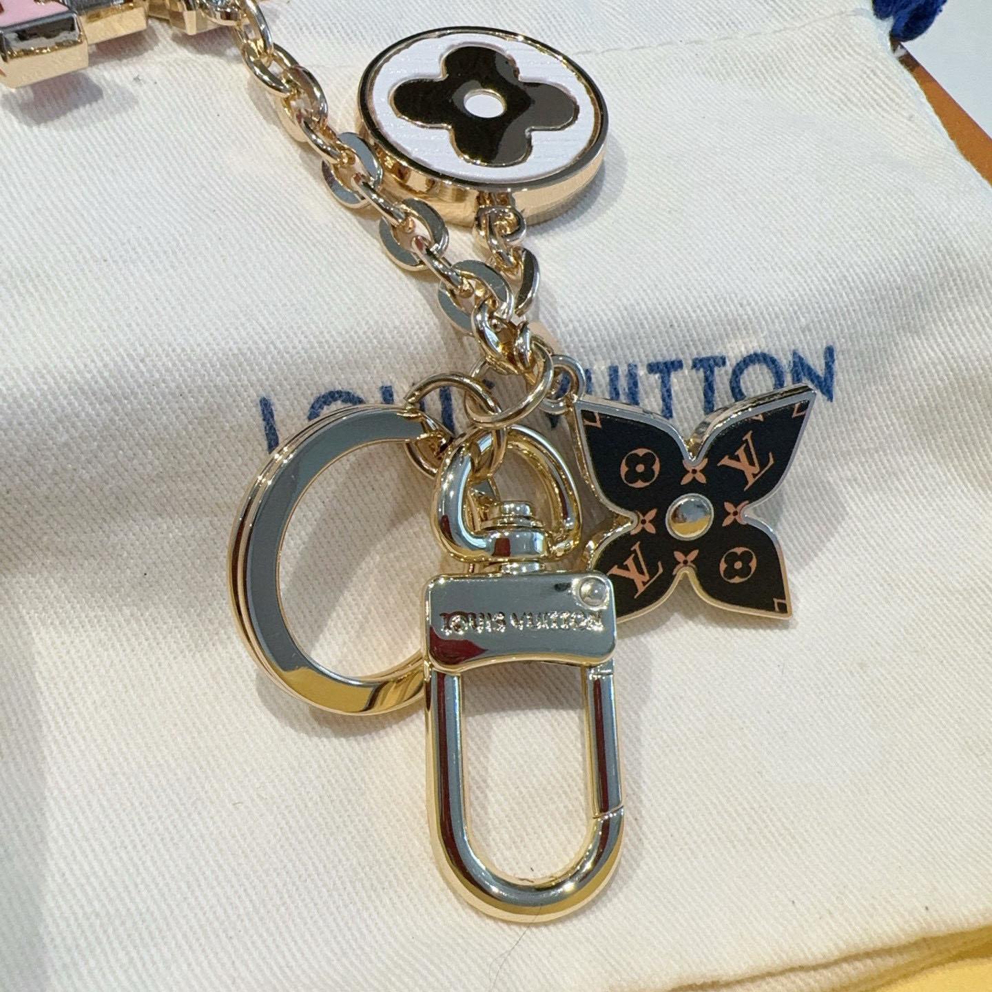 Louis Vuitton Spring Street Bag Charm And Key Holder M01187 - DopestKickz