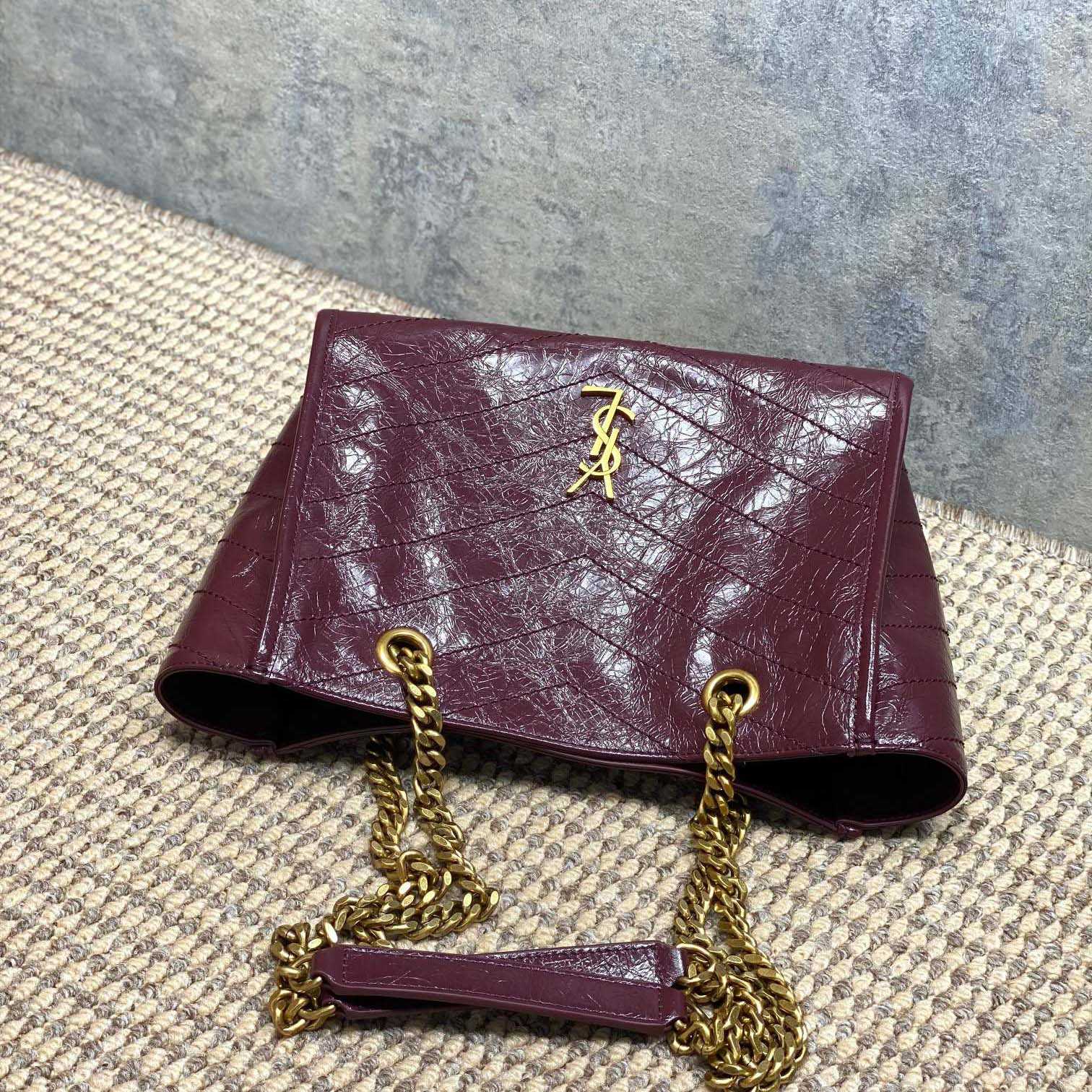 Saint Laurent Nini Small Shopping In Vintage Leather  - DopestKickz