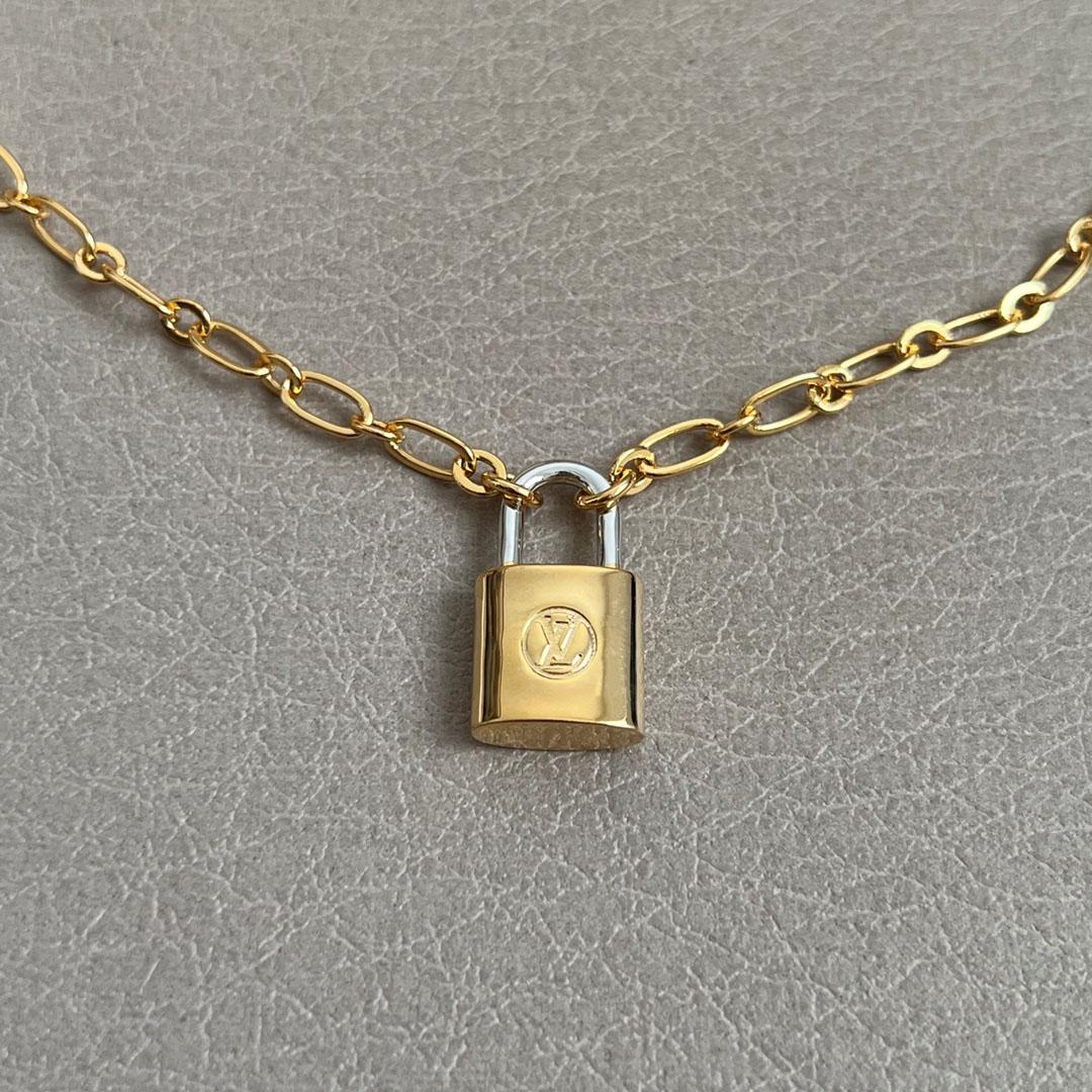 Louis Vuitton Silver Lockit Exclusive Gold Edition Pendant, Yellow Gold Q03918 - DopestKickz