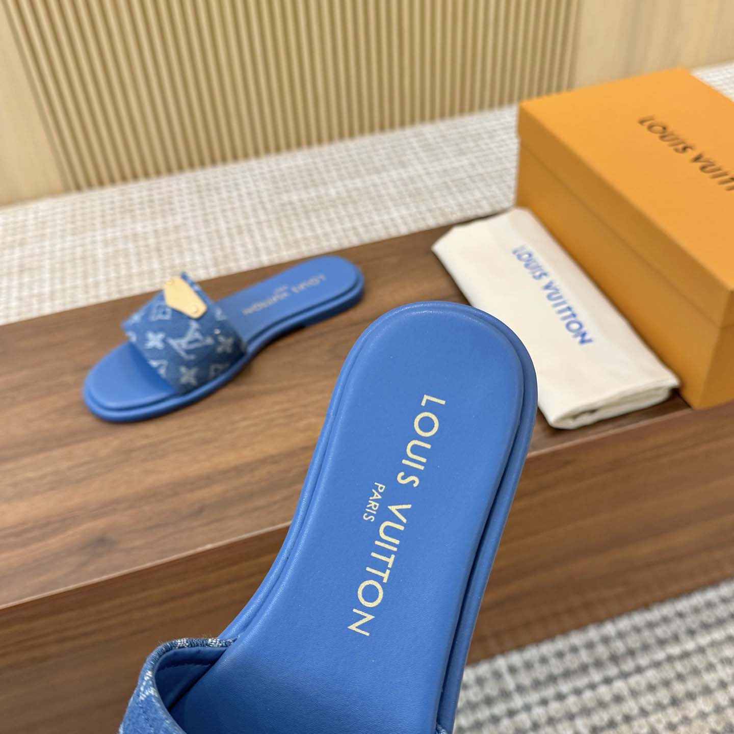 Louis Vuitton Lily Flat Mule   1AGX76 - DopestKickz