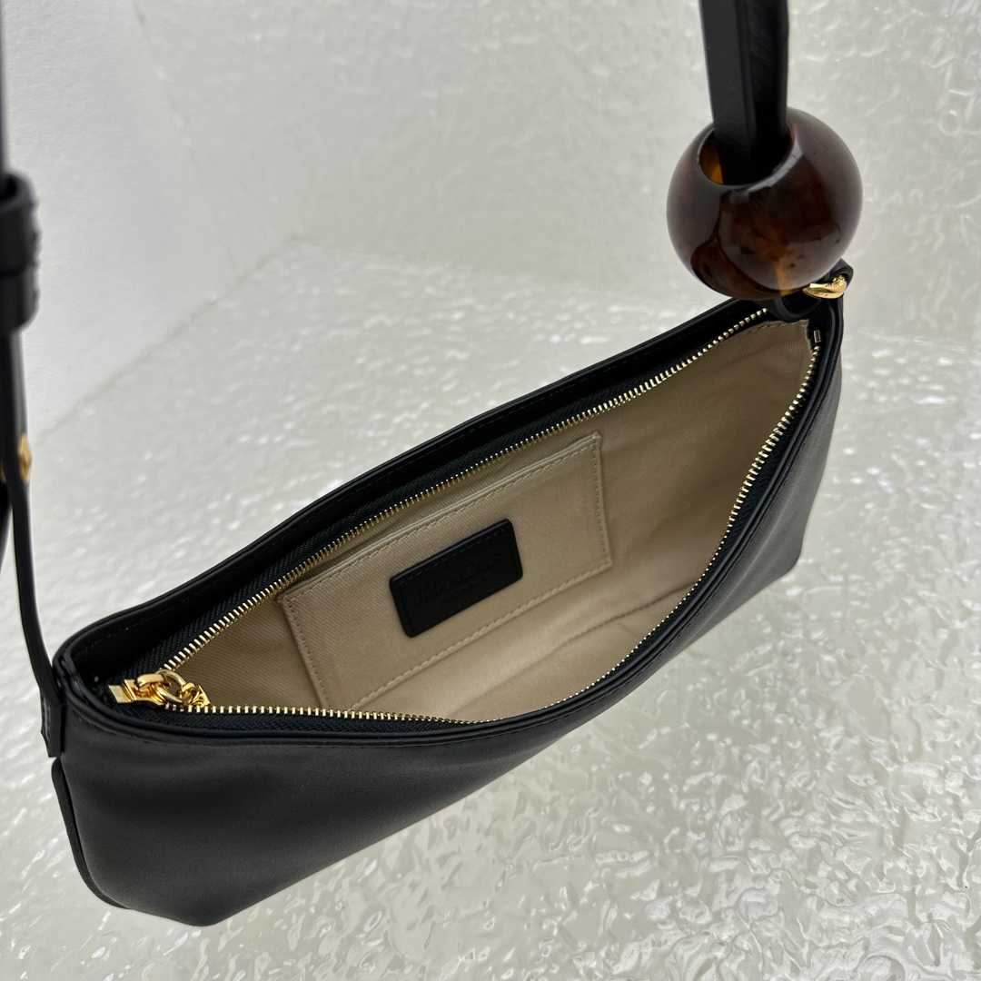 Jacquemus The Bisou Perle - DopestKickz