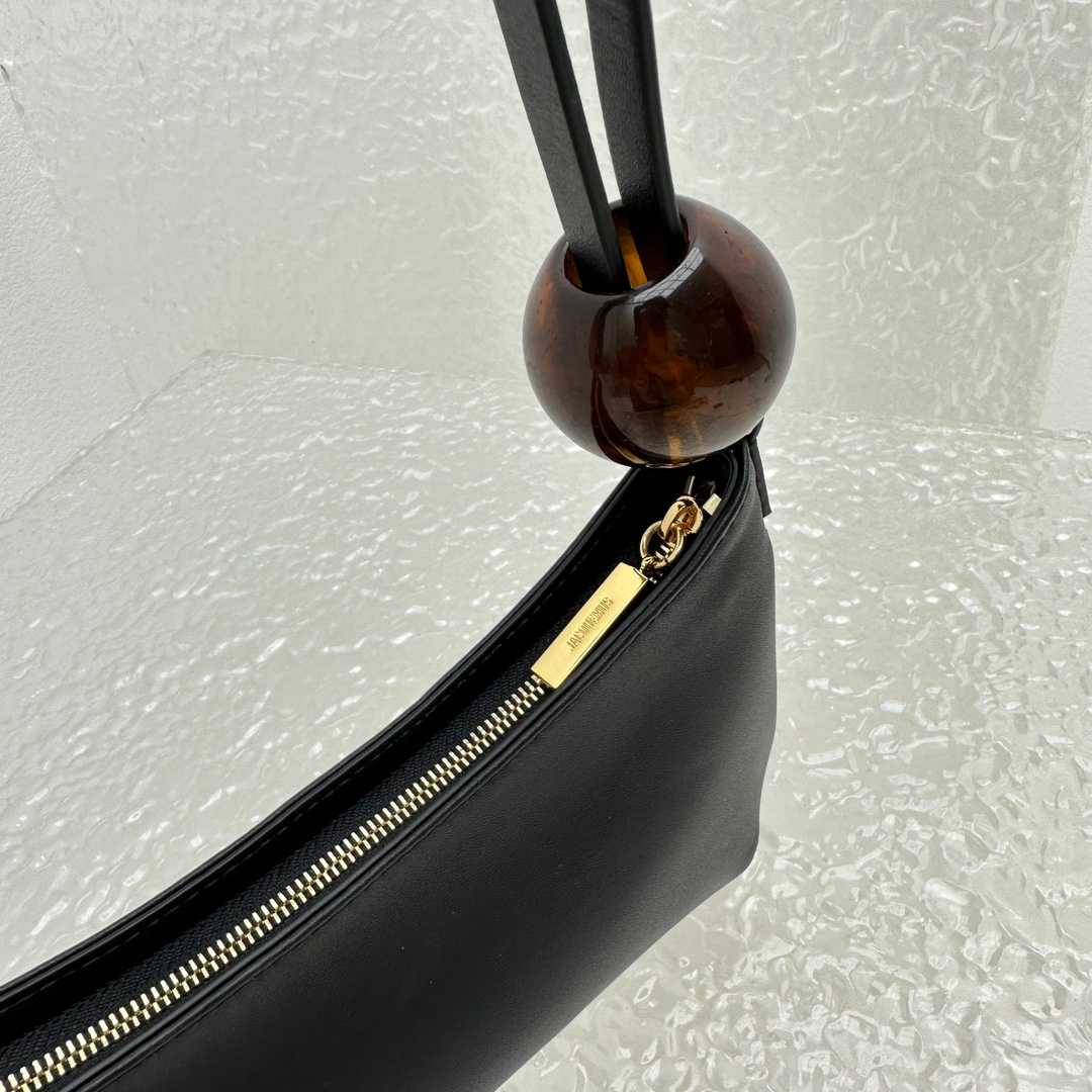 Jacquemus The Bisou Perle - DopestKickz