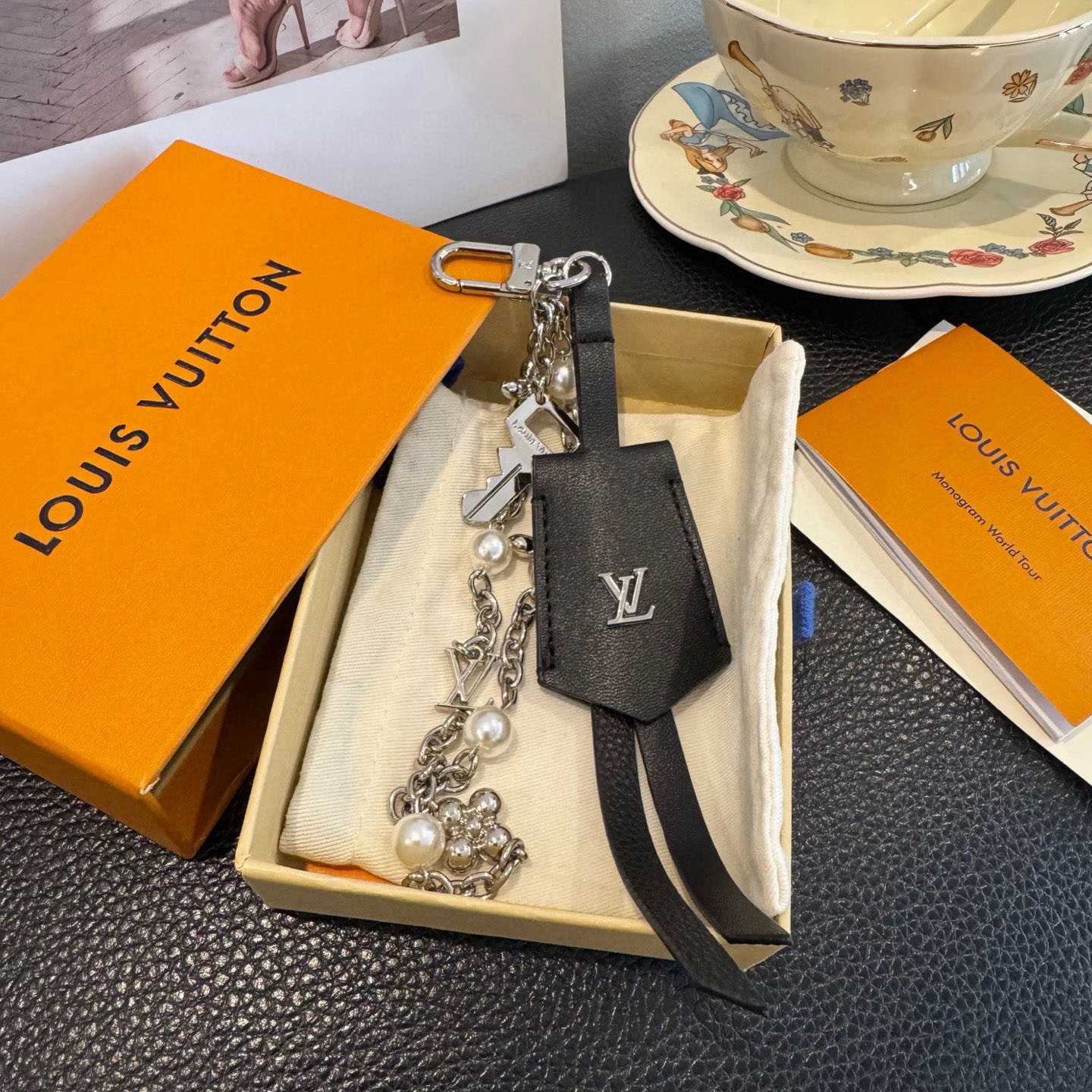 Louis Vuitton Midnight Pearls Stacking Bag Charms M02957 - DopestKickz