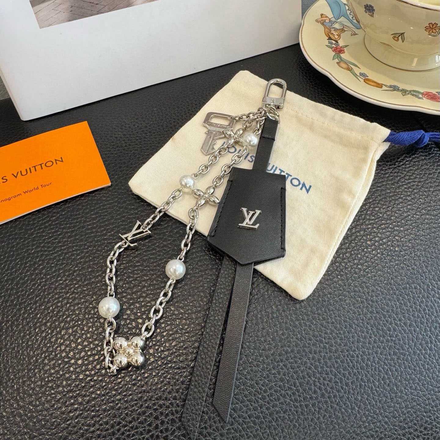 Louis Vuitton Midnight Pearls Stacking Bag Charms M02957 - DopestKickz