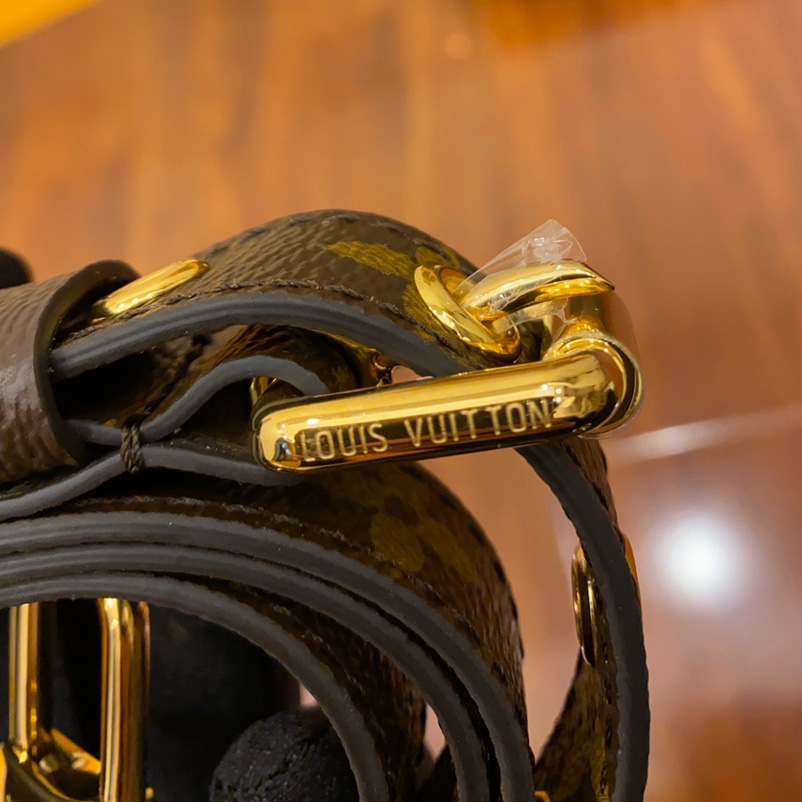 Louis Vuitton Pochette Métis M44875 - DopestKickz