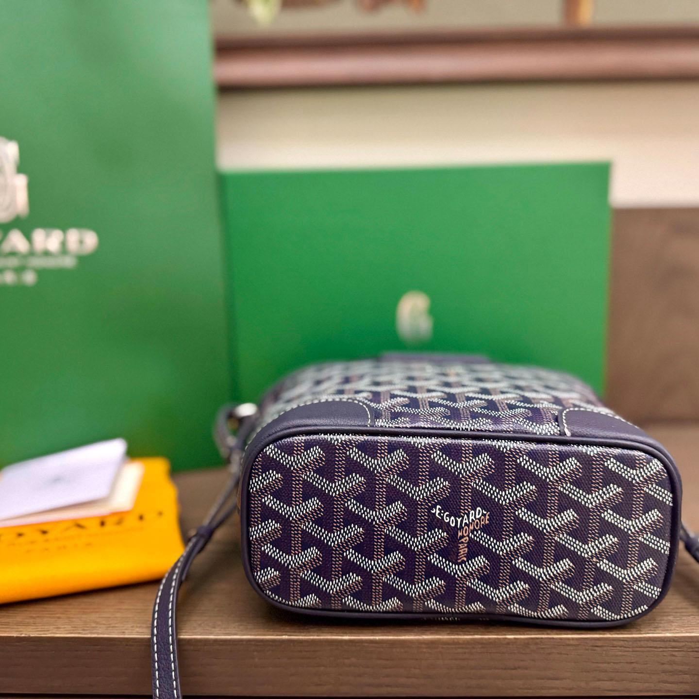 Goyard Beluga Mini Bag - DopestKickz