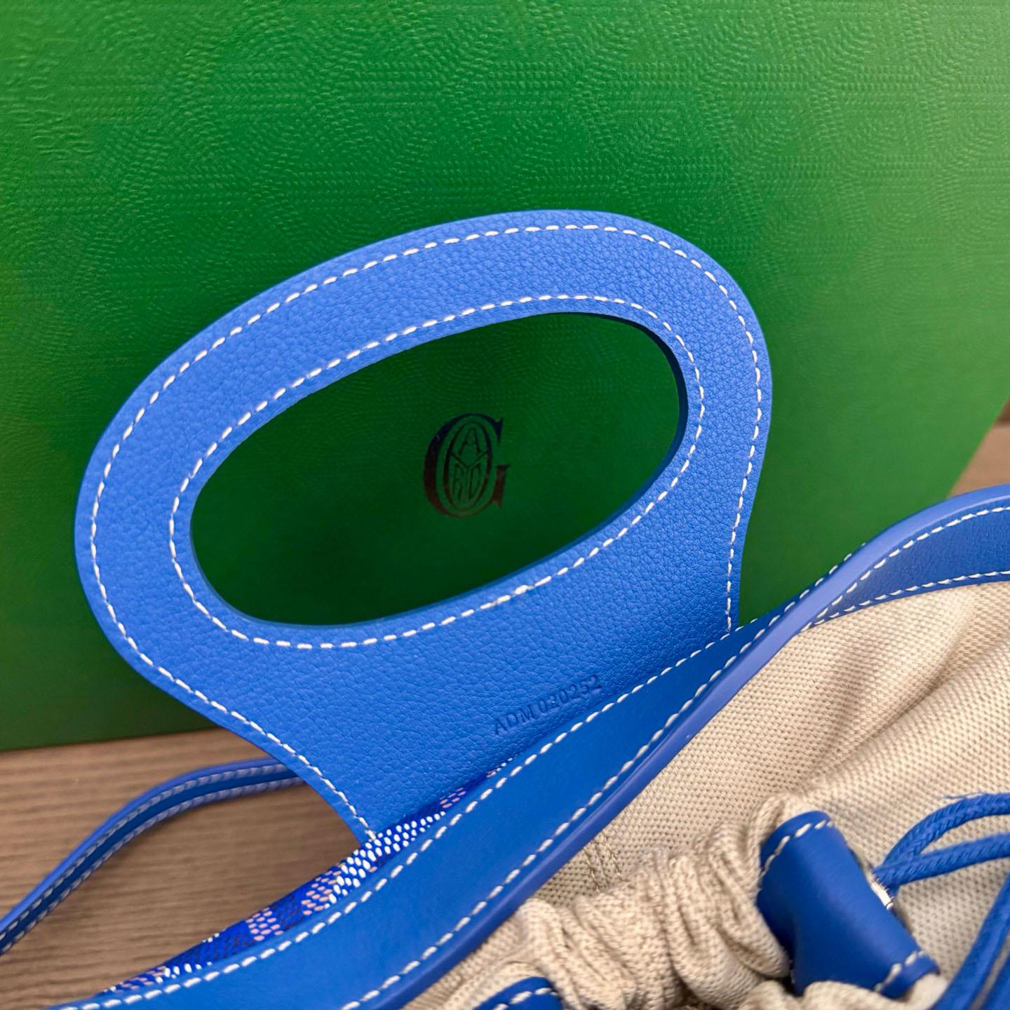 Goyard Beluga Mini Bag - DopestKickz