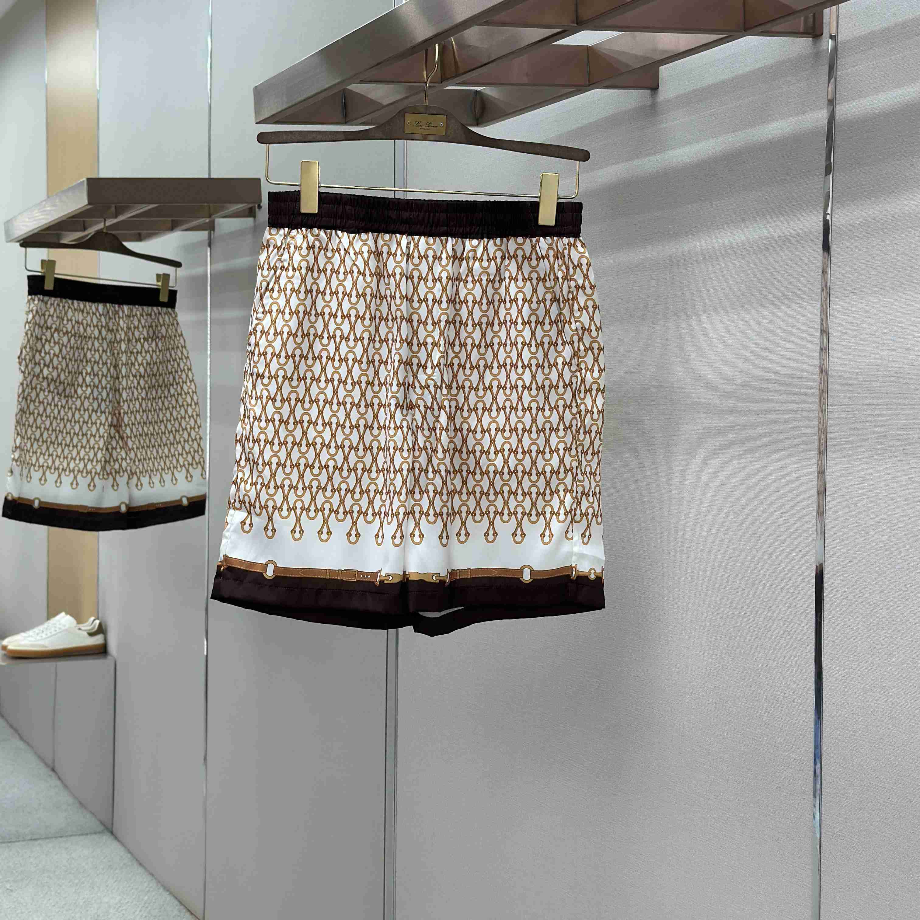 Gucci Printed Silk Twill Shorts - DopestKickz