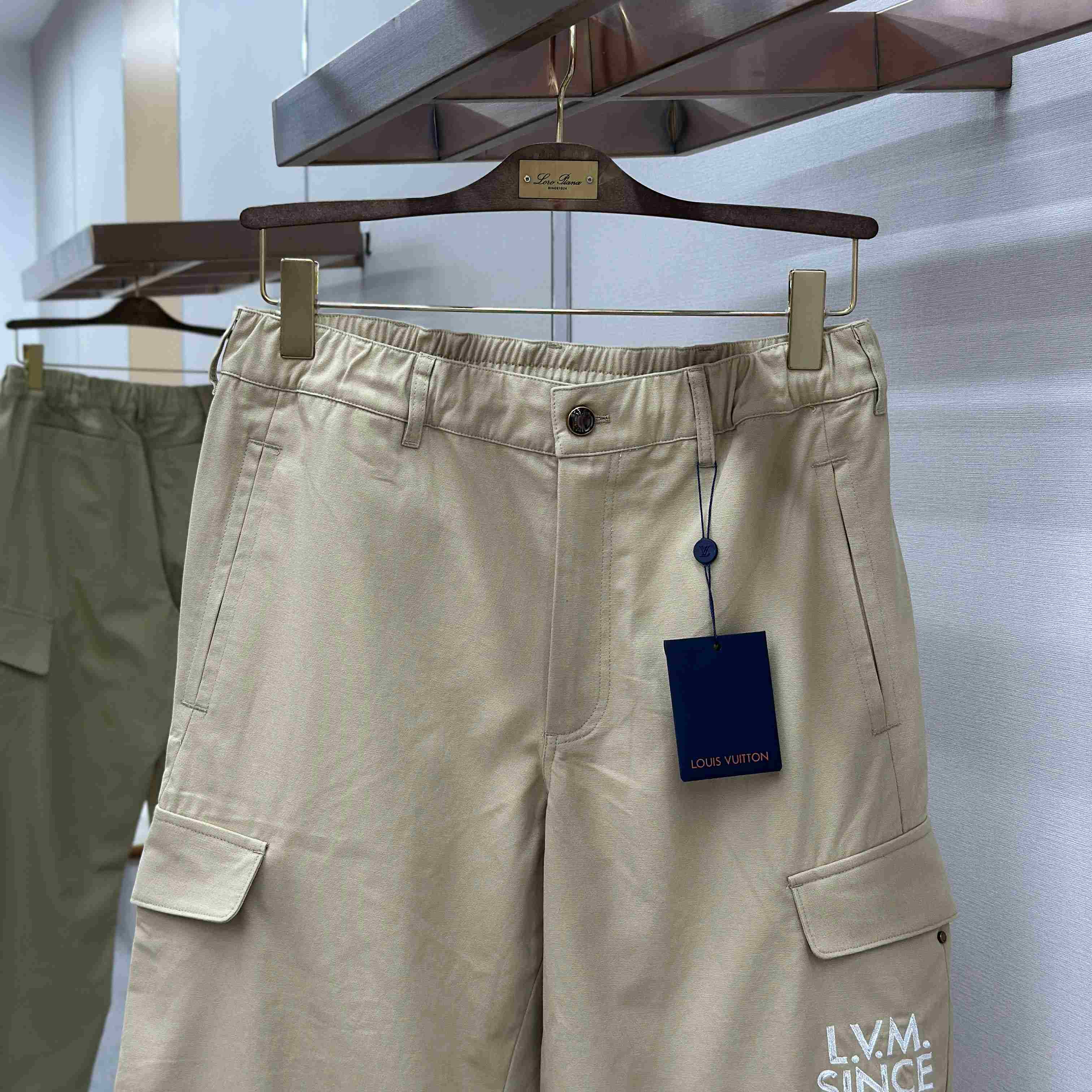 Louis Vuitton Embroidered Cotton Cargo Pants 1AJTZR - DopestKickz