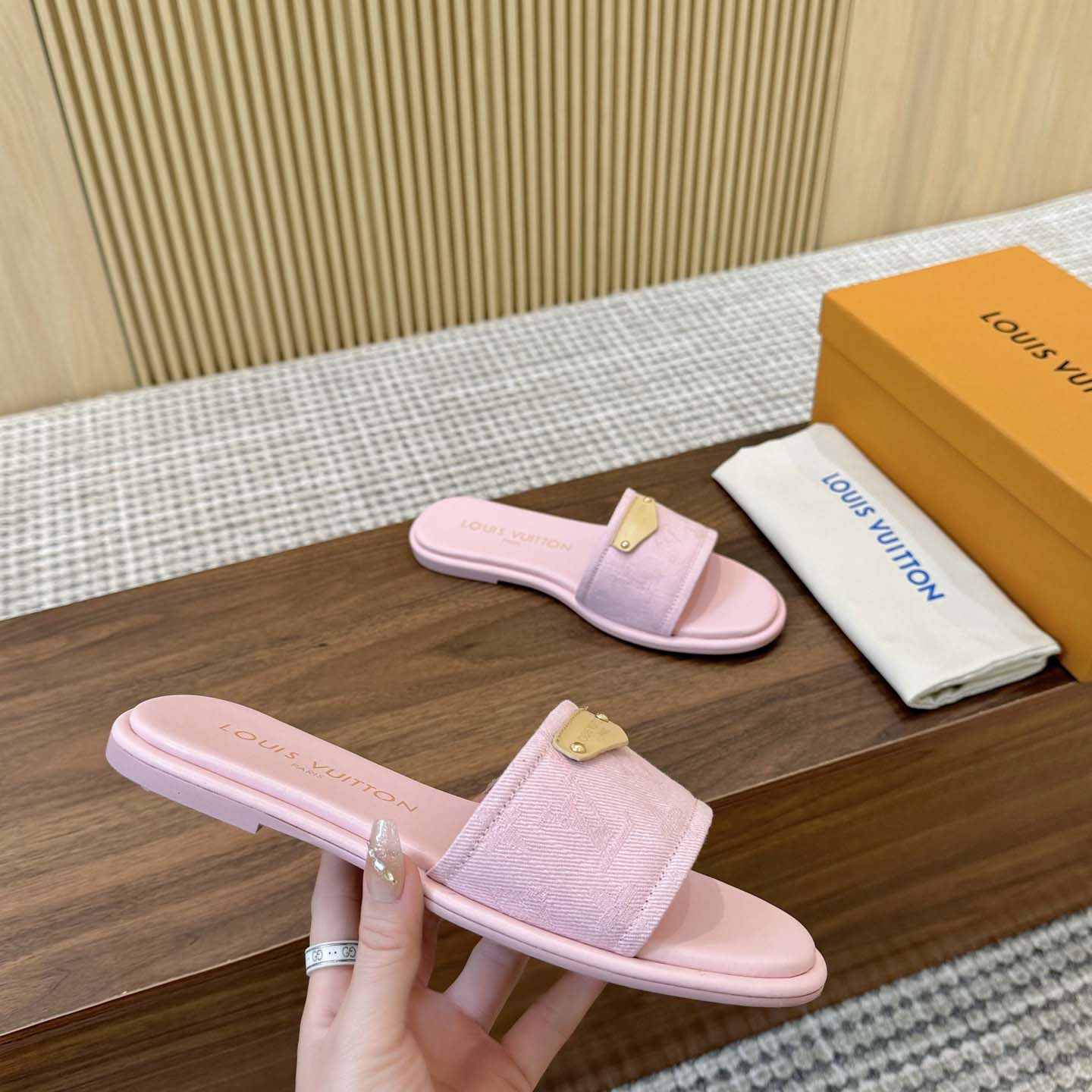 Louis Vuitton Lily Flat Mule   1AGX44 - DopestKickz