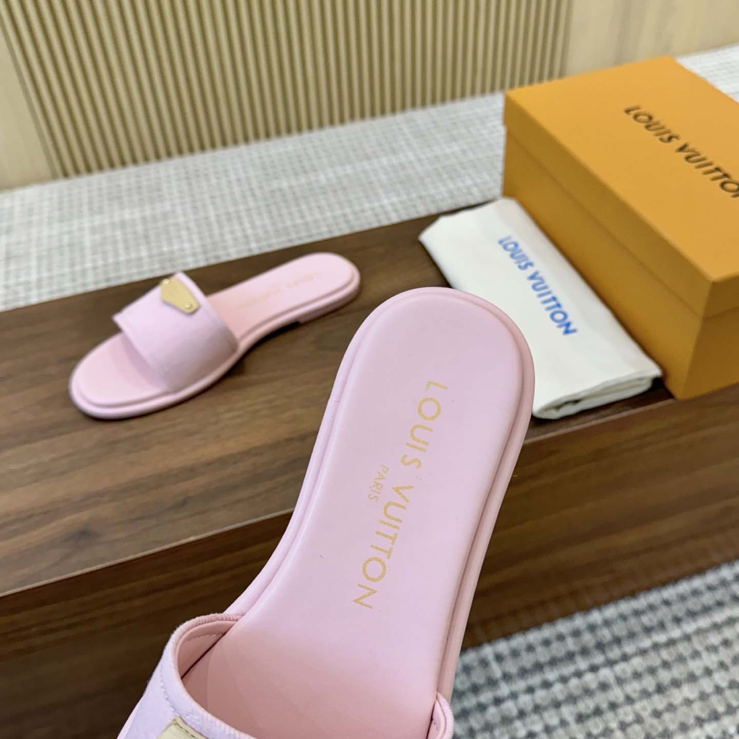 Louis Vuitton Lily Flat Mule   1AGX44 - DopestKickz