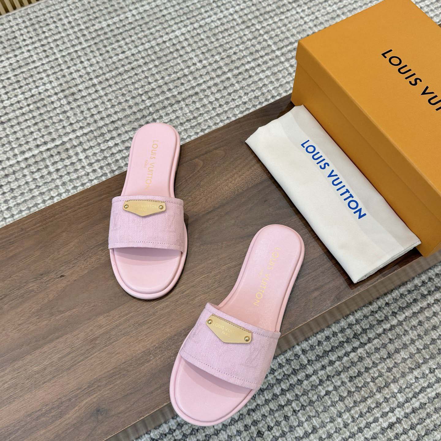 Louis Vuitton Lily Flat Mule   1AGX44 - DopestKickz