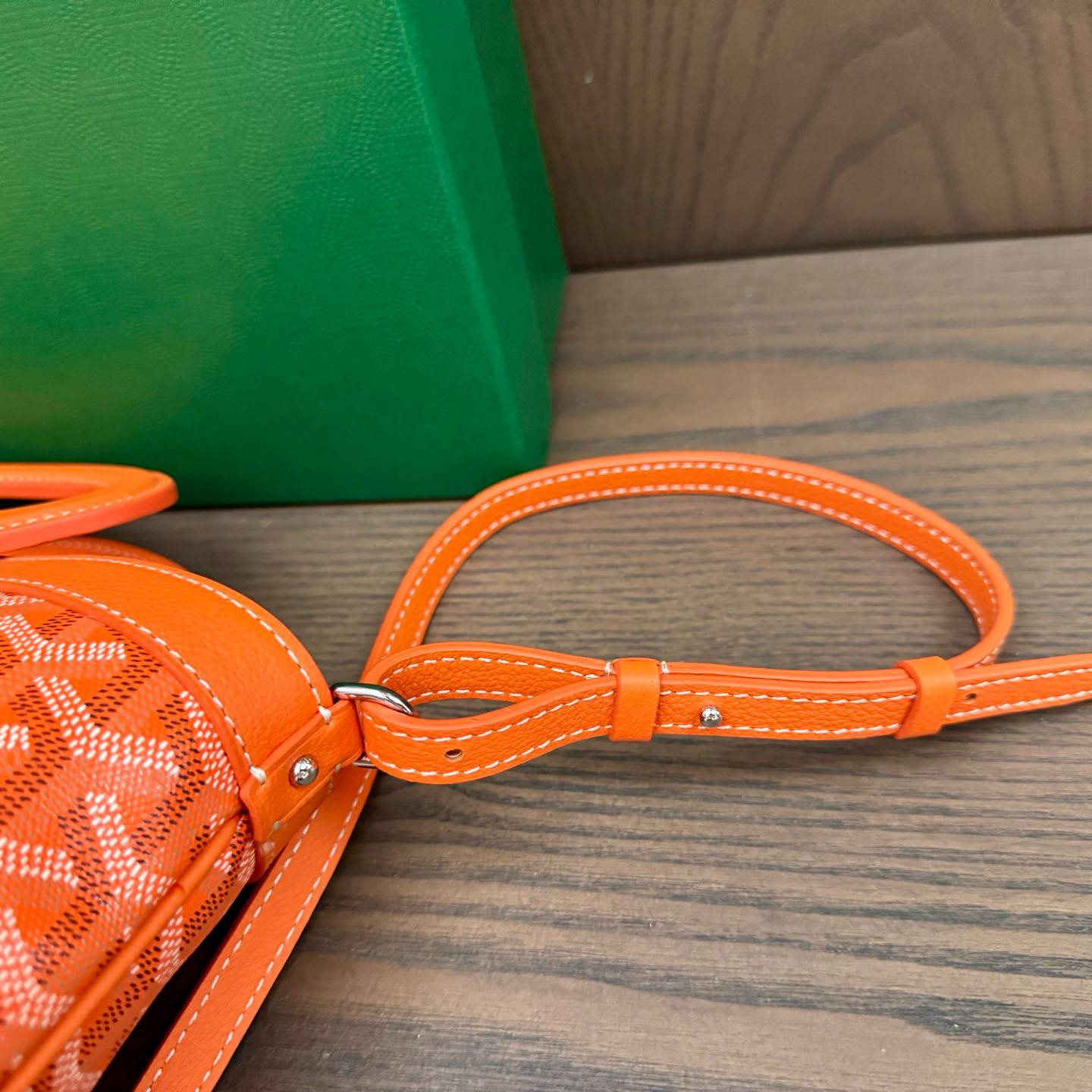 Goyard Beluga Mini Bag - DopestKickz