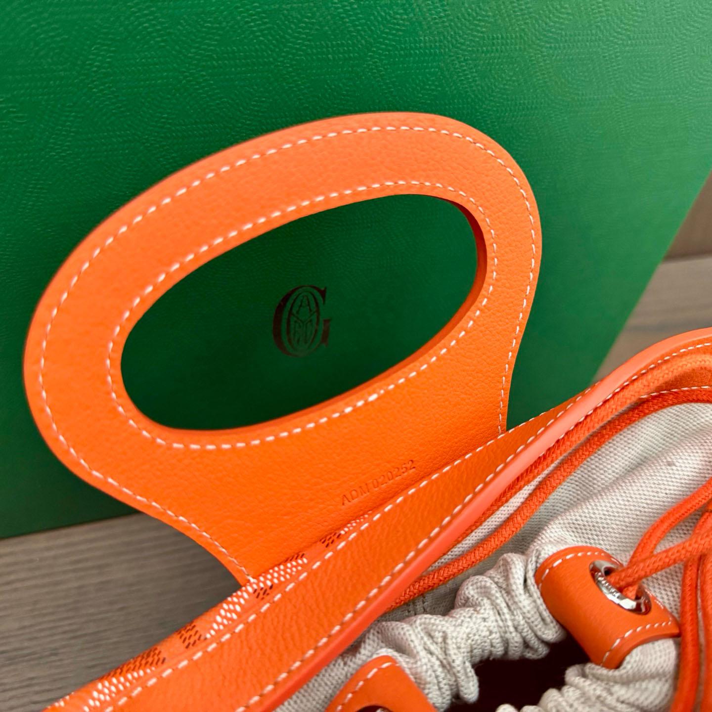 Goyard Beluga Mini Bag - DopestKickz