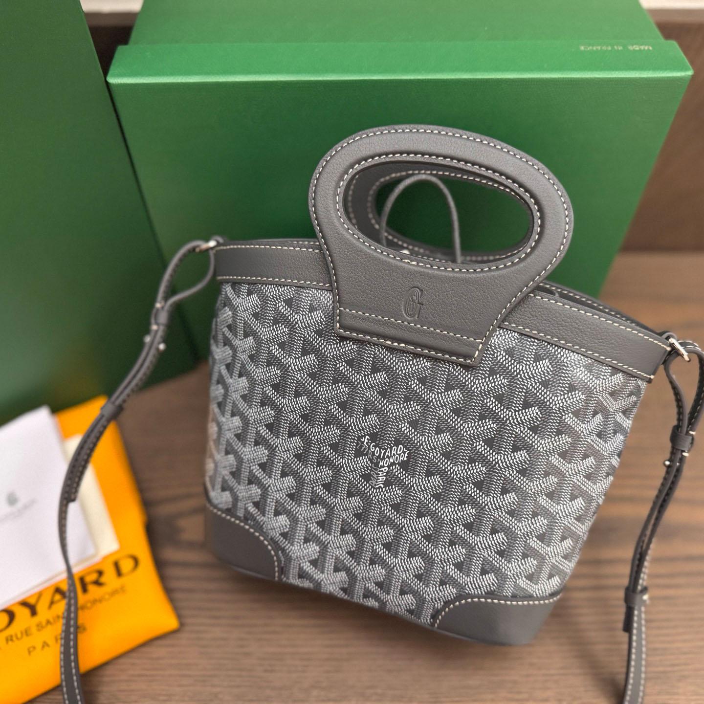 Goyard Beluga Mini Bag - DopestKickz