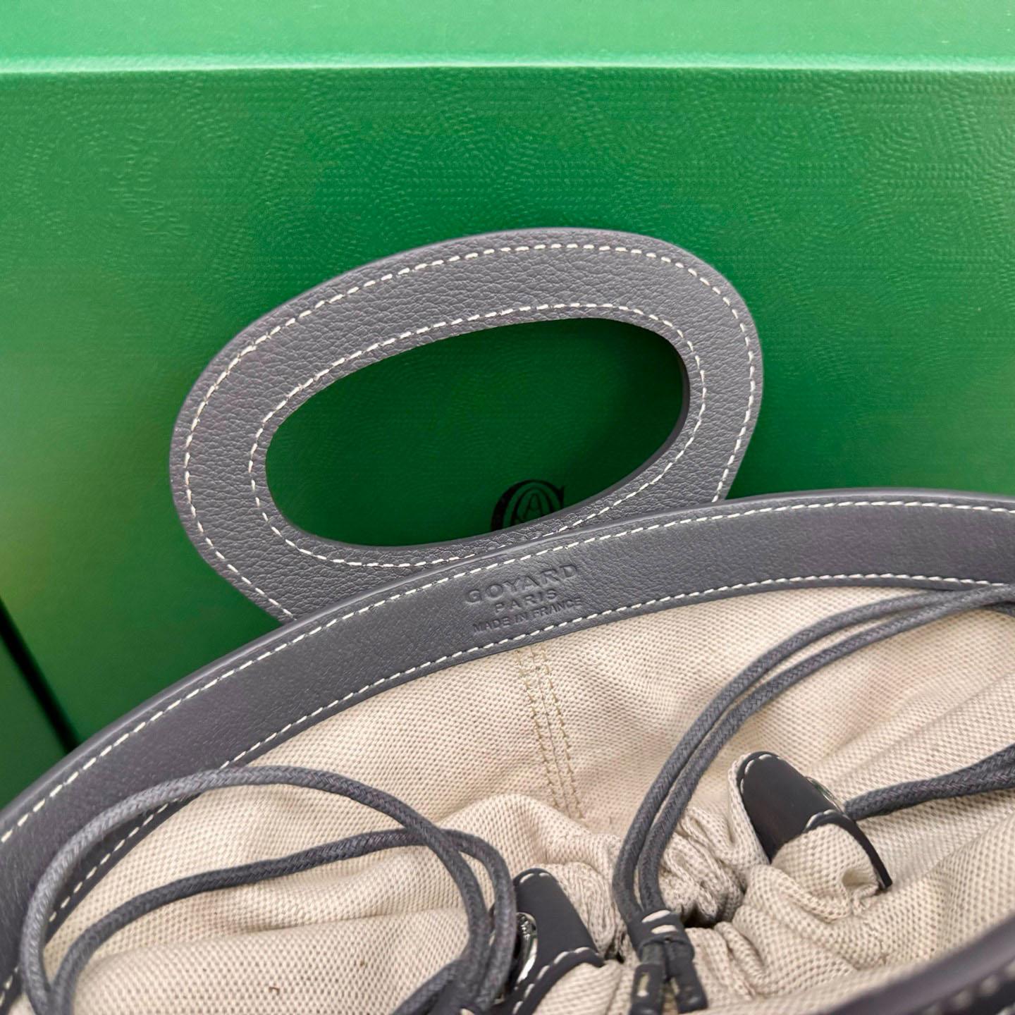 Goyard Beluga Mini Bag - DopestKickz