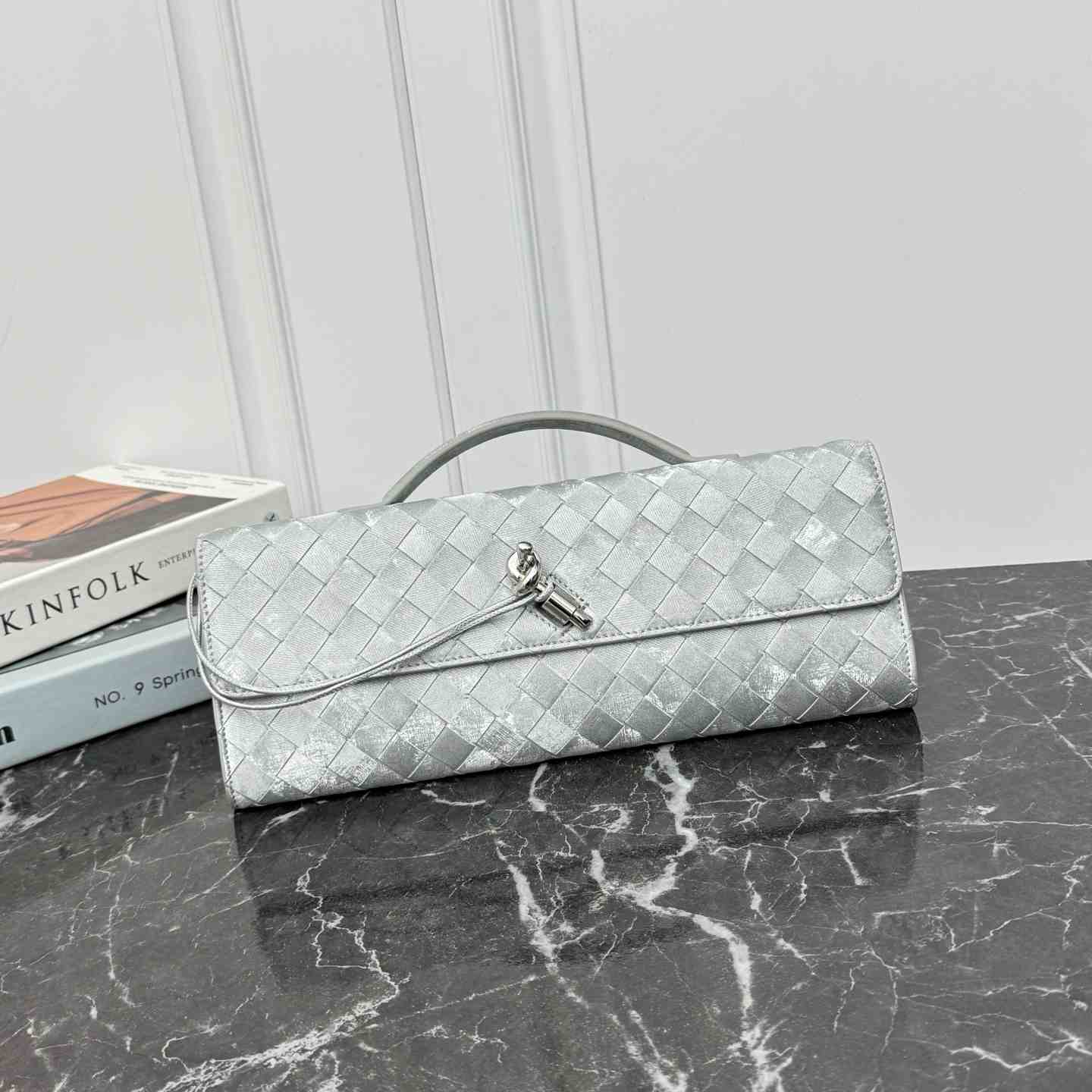 Bottega Veneta Andiamo Clutch 31*13*3cm - DopestKickz