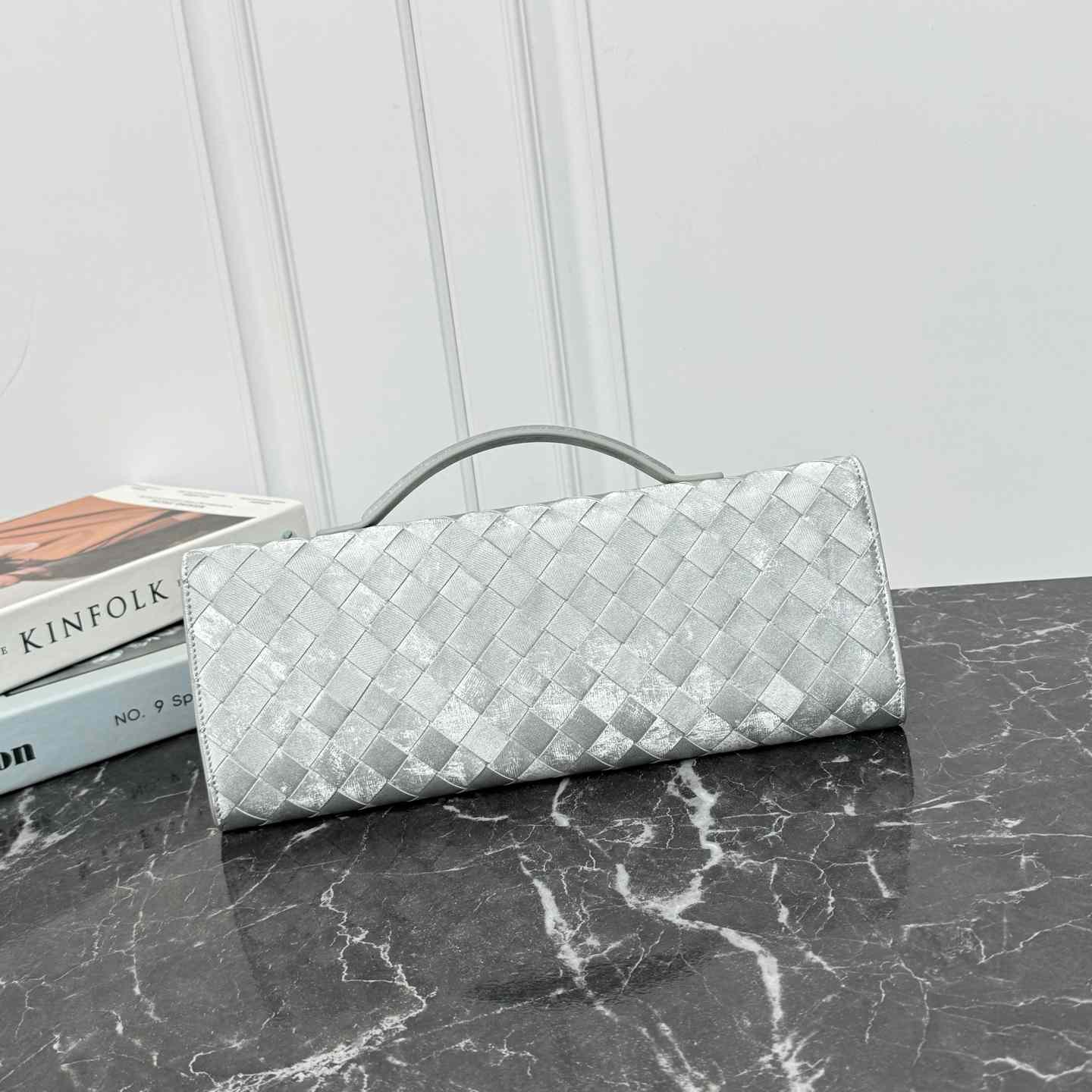 Bottega Veneta Andiamo Clutch 31*13*3cm - DopestKickz