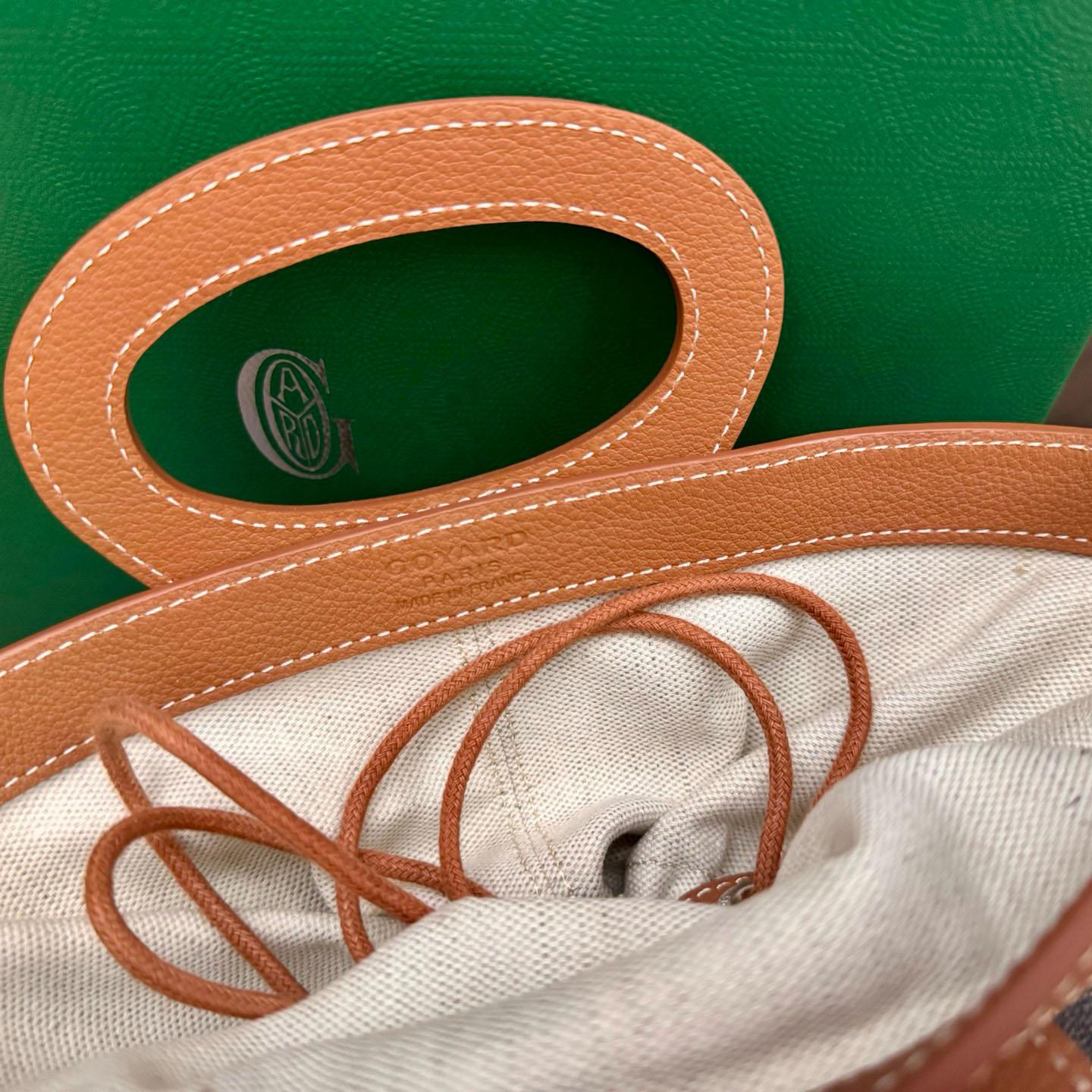 Goyard Beluga Mini Bag - DopestKickz