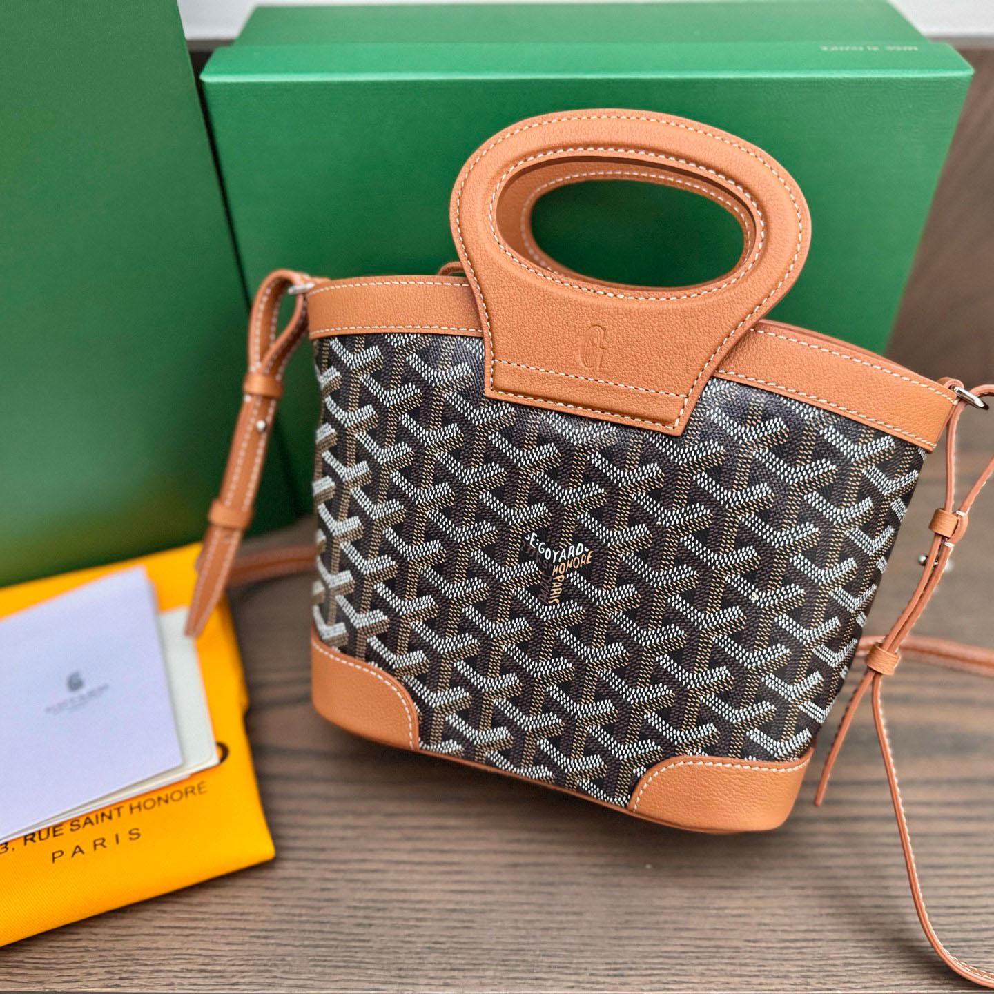 Goyard Beluga Mini Bag - DopestKickz