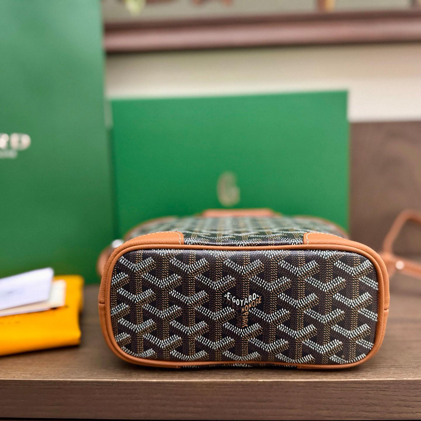 Goyard Beluga Mini Bag - DopestKickz