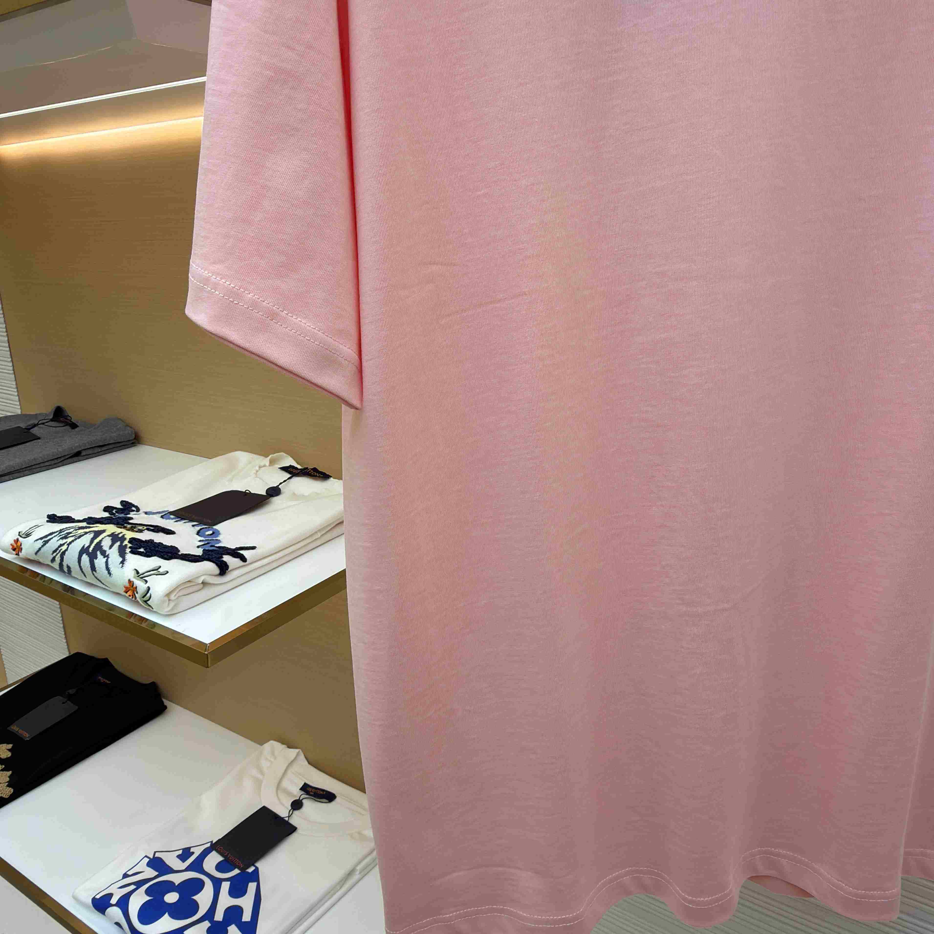 Louis Vuitton Embossed LV T-Shirt   1AJDUU - DopestKickz