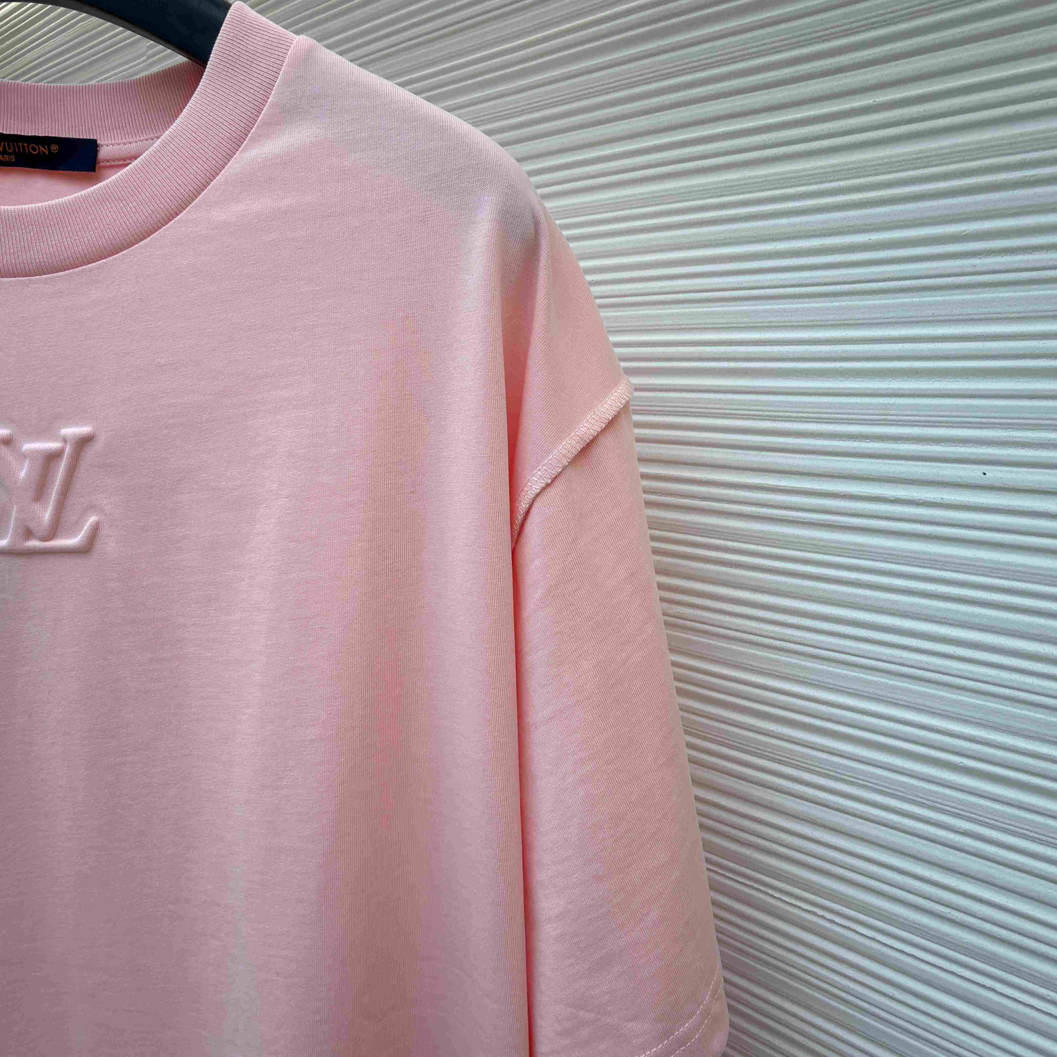 Louis Vuitton Embossed LV T-Shirt   1AJDUU - DopestKickz