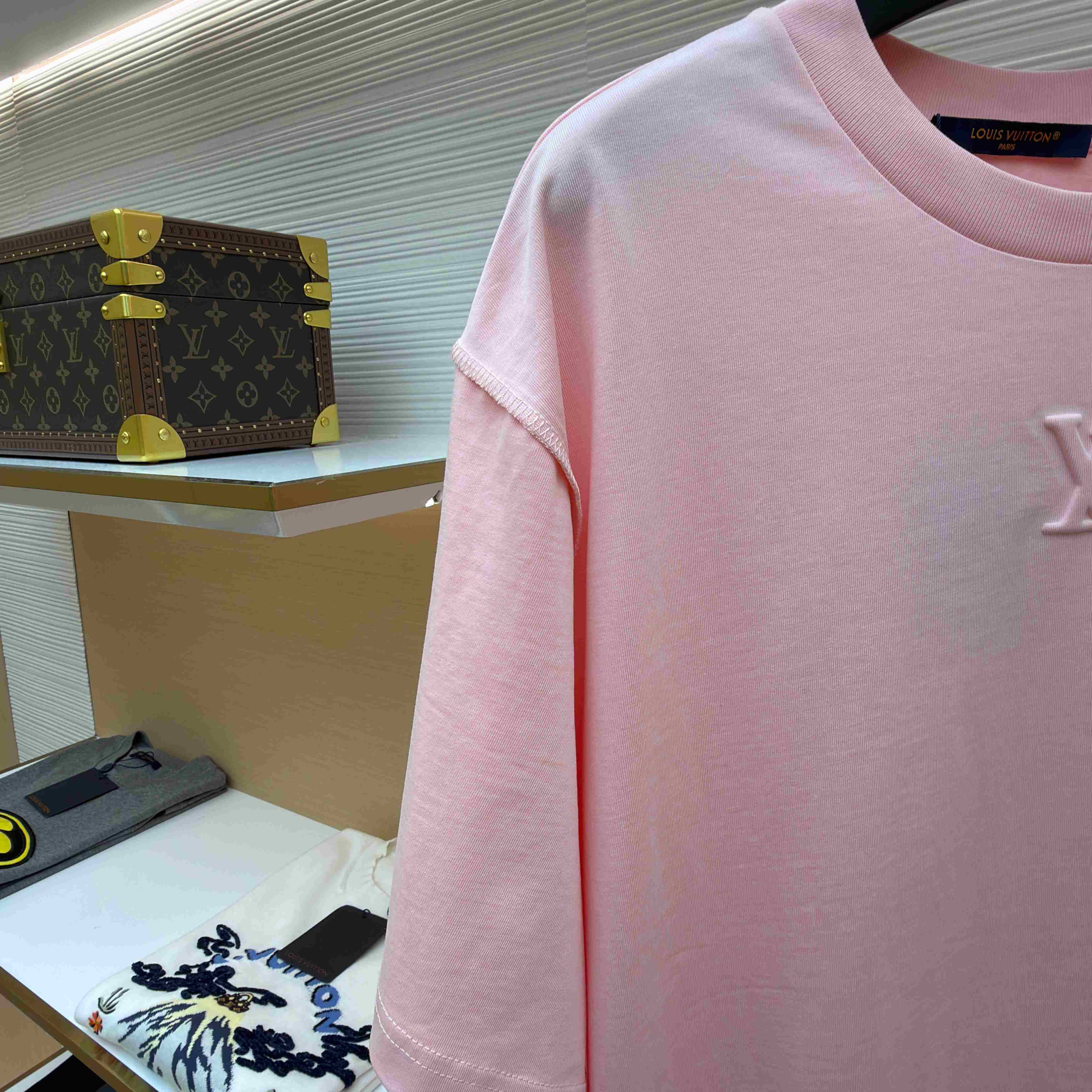 Louis Vuitton Embossed LV T-Shirt   1AJDUU - DopestKickz