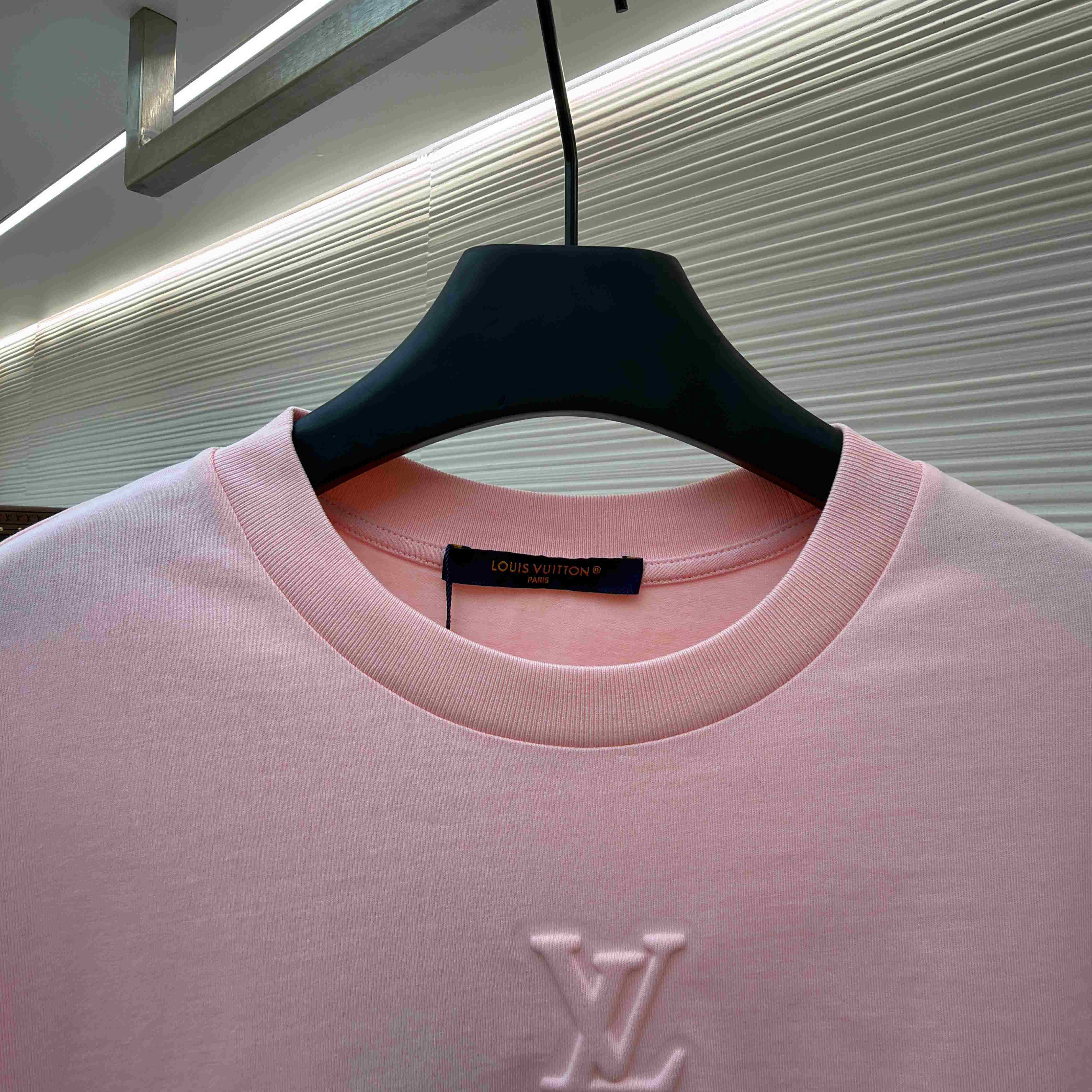 Louis Vuitton Embossed LV T-Shirt   1AJDUU - DopestKickz