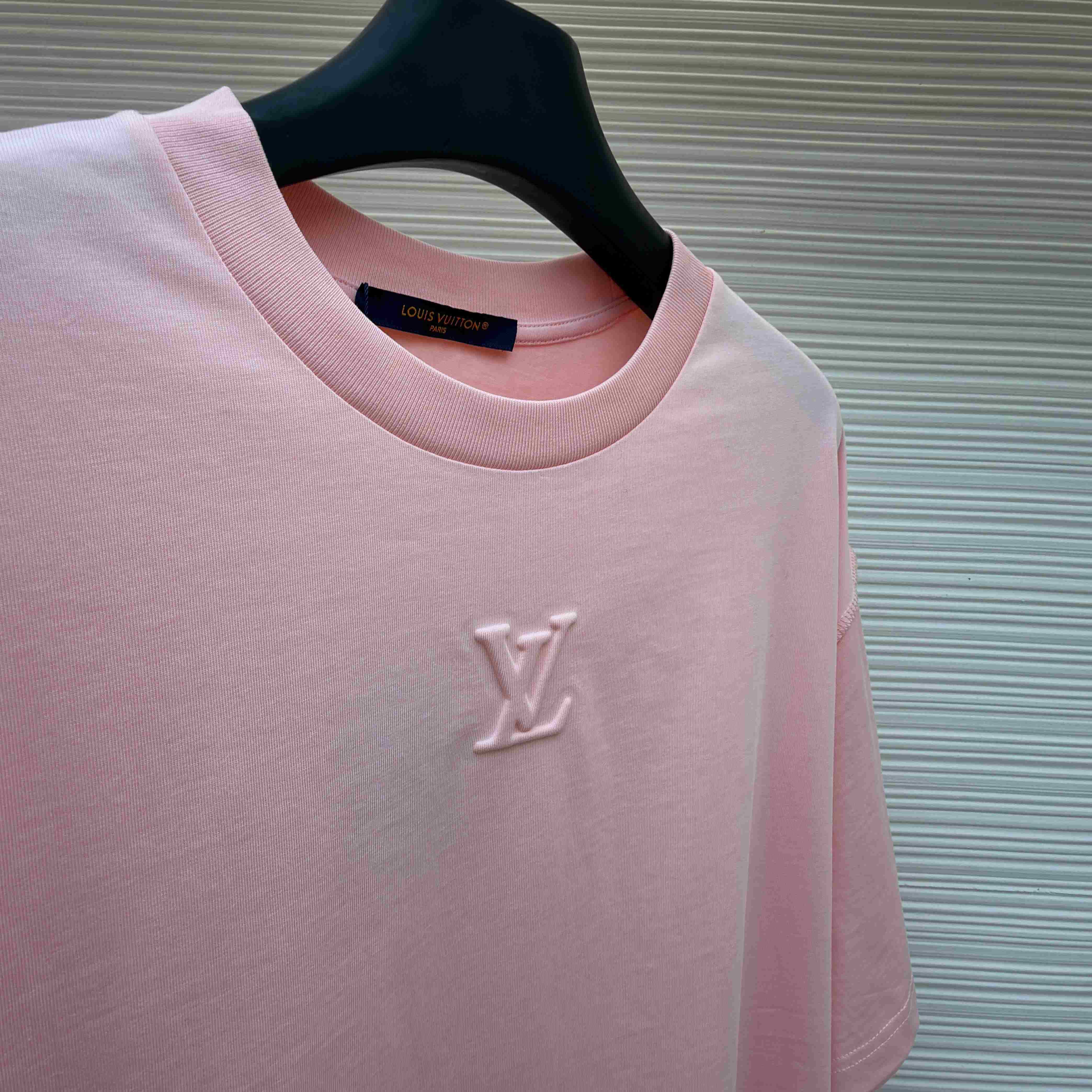 Louis Vuitton Embossed LV T-Shirt   1AJDUU - DopestKickz