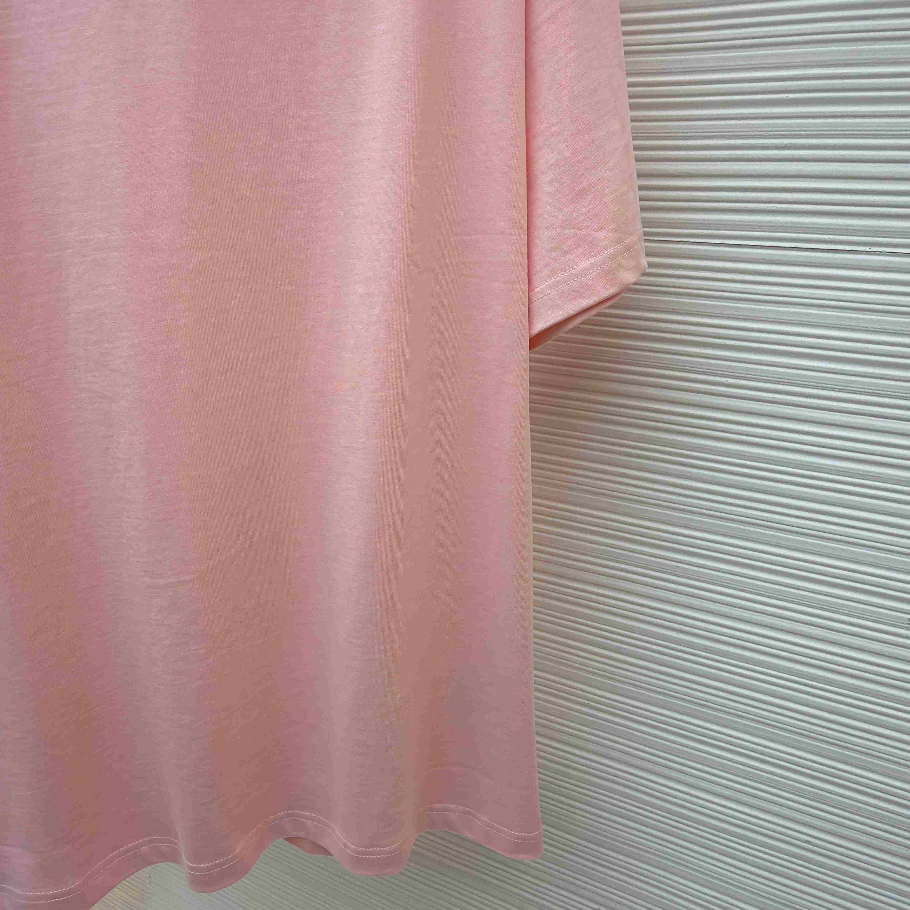 Louis Vuitton Embossed LV T-Shirt   1AJDUU - DopestKickz