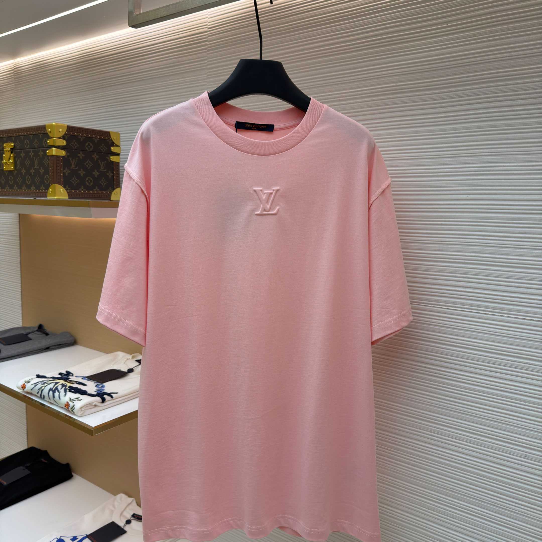 Louis Vuitton Embossed LV T-Shirt   1AJDUU - DopestKickz
