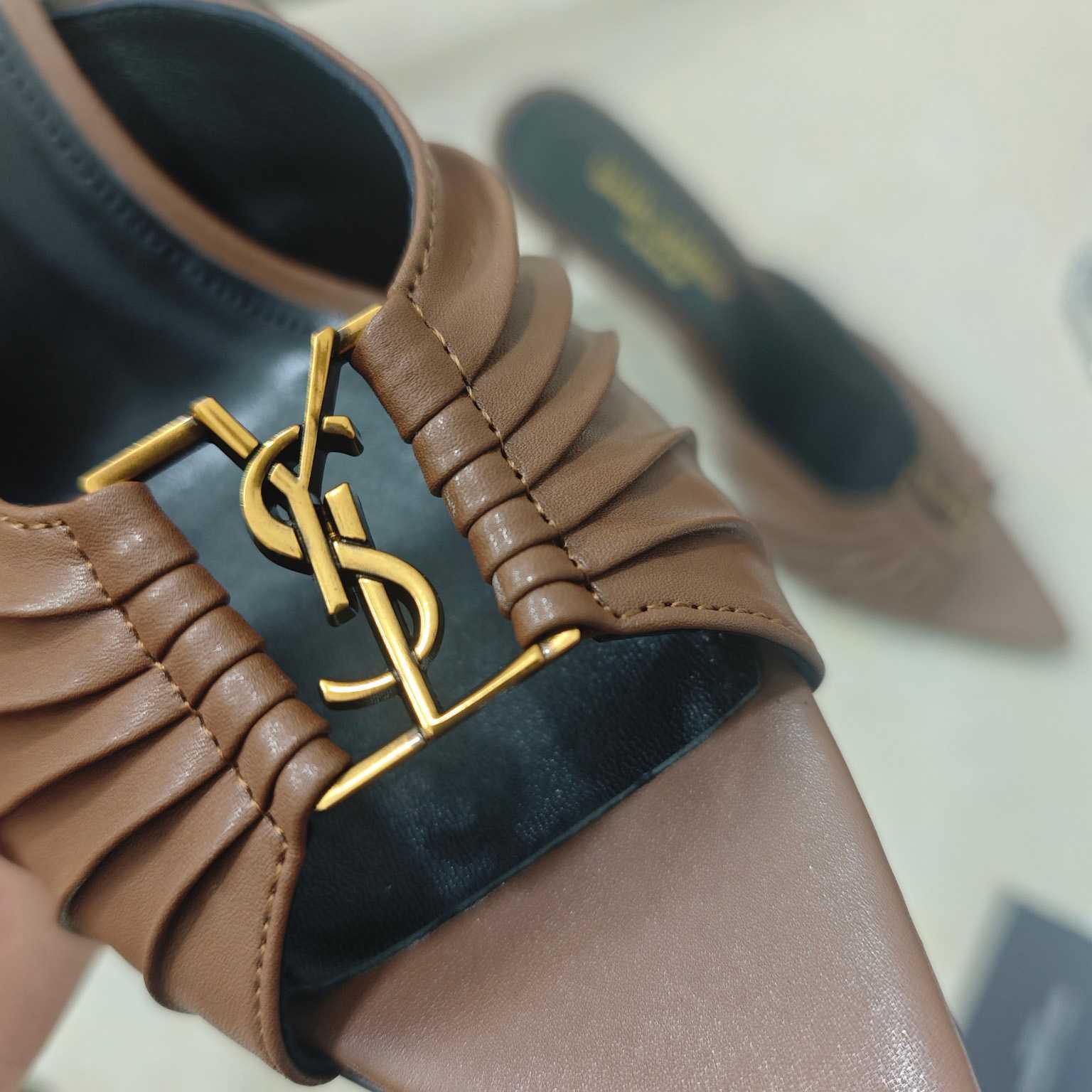 Saint Laurent BABYLONE Mules In Smooth Leather - DopestKickz