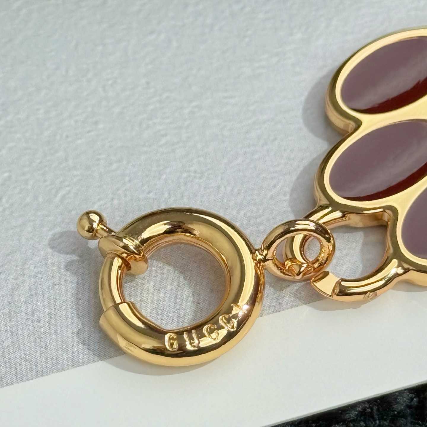 Gucci Paw-shaped Charm - DopestKickz