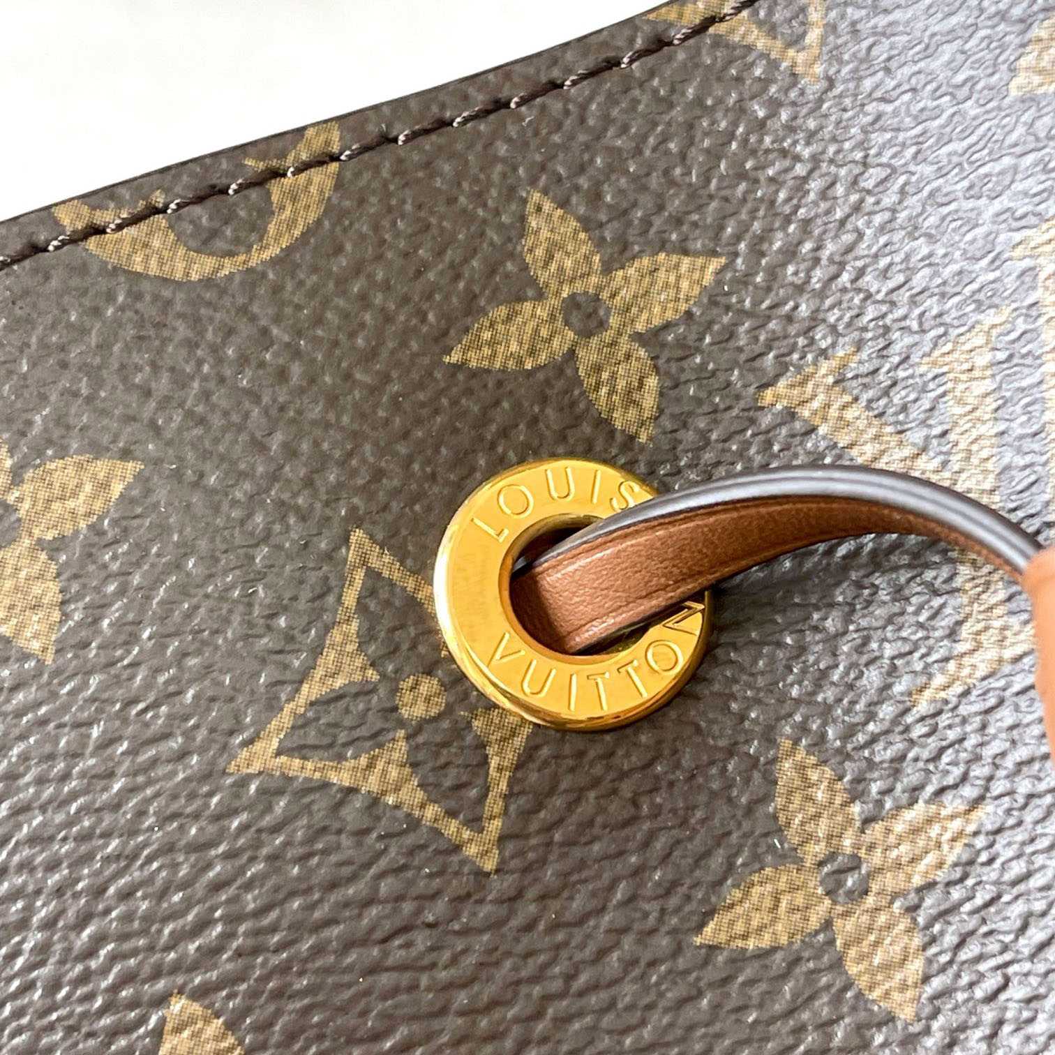 Louis Vuitton NéoNoé MM M44887 - DopestKickz