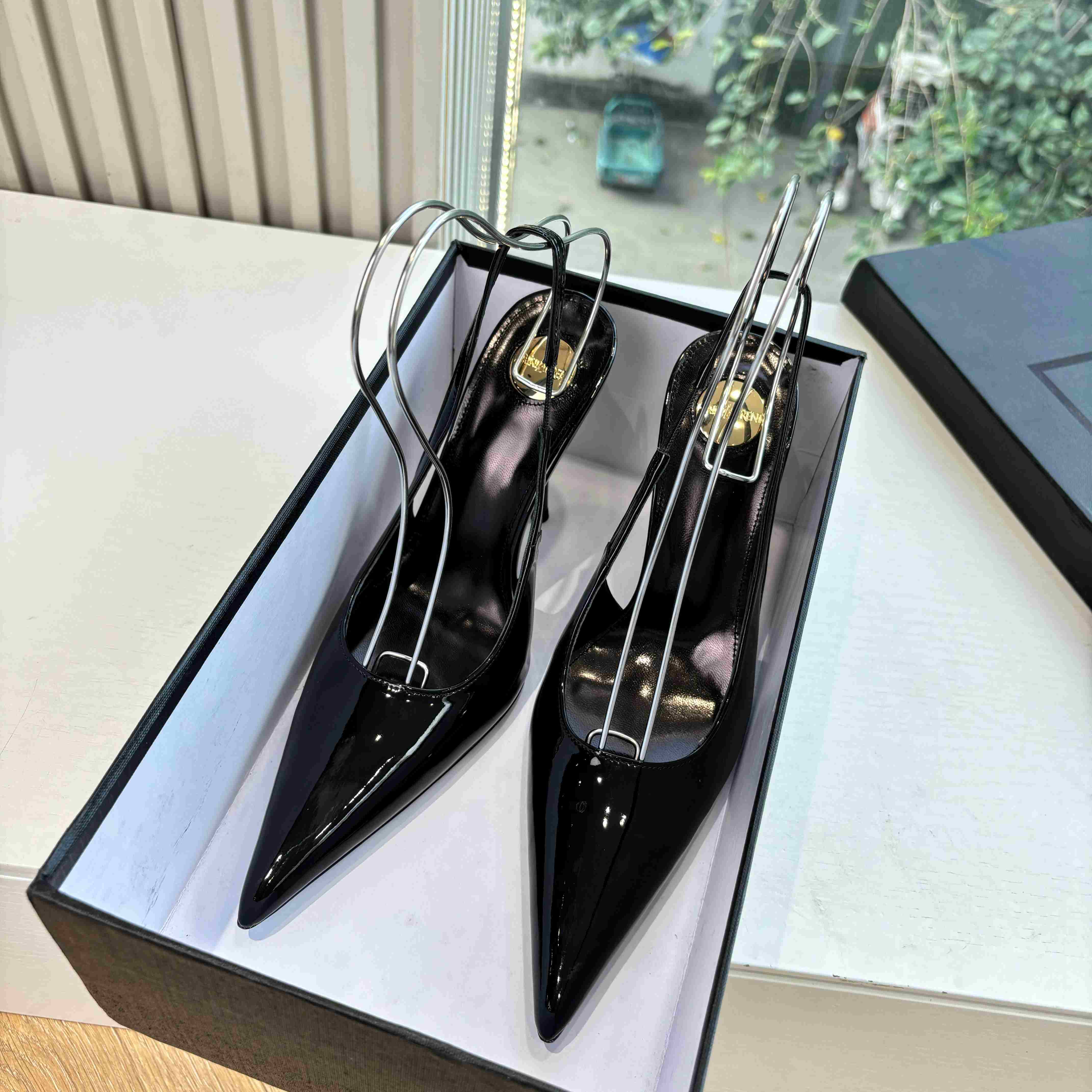 Saint Laurent GUERMANTES Slingback Pumps In Patent Leather - DopestKickz