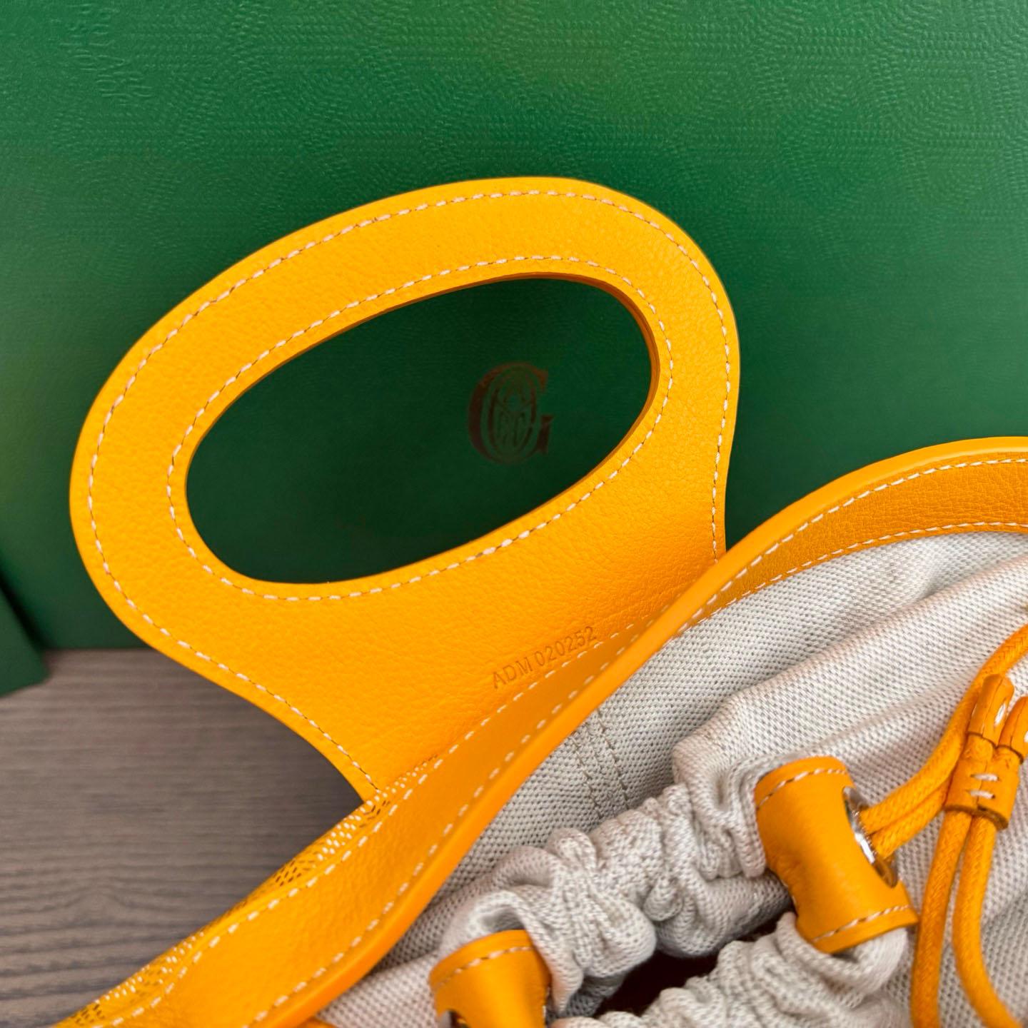 Goyard Beluga Mini Bag - DopestKickz