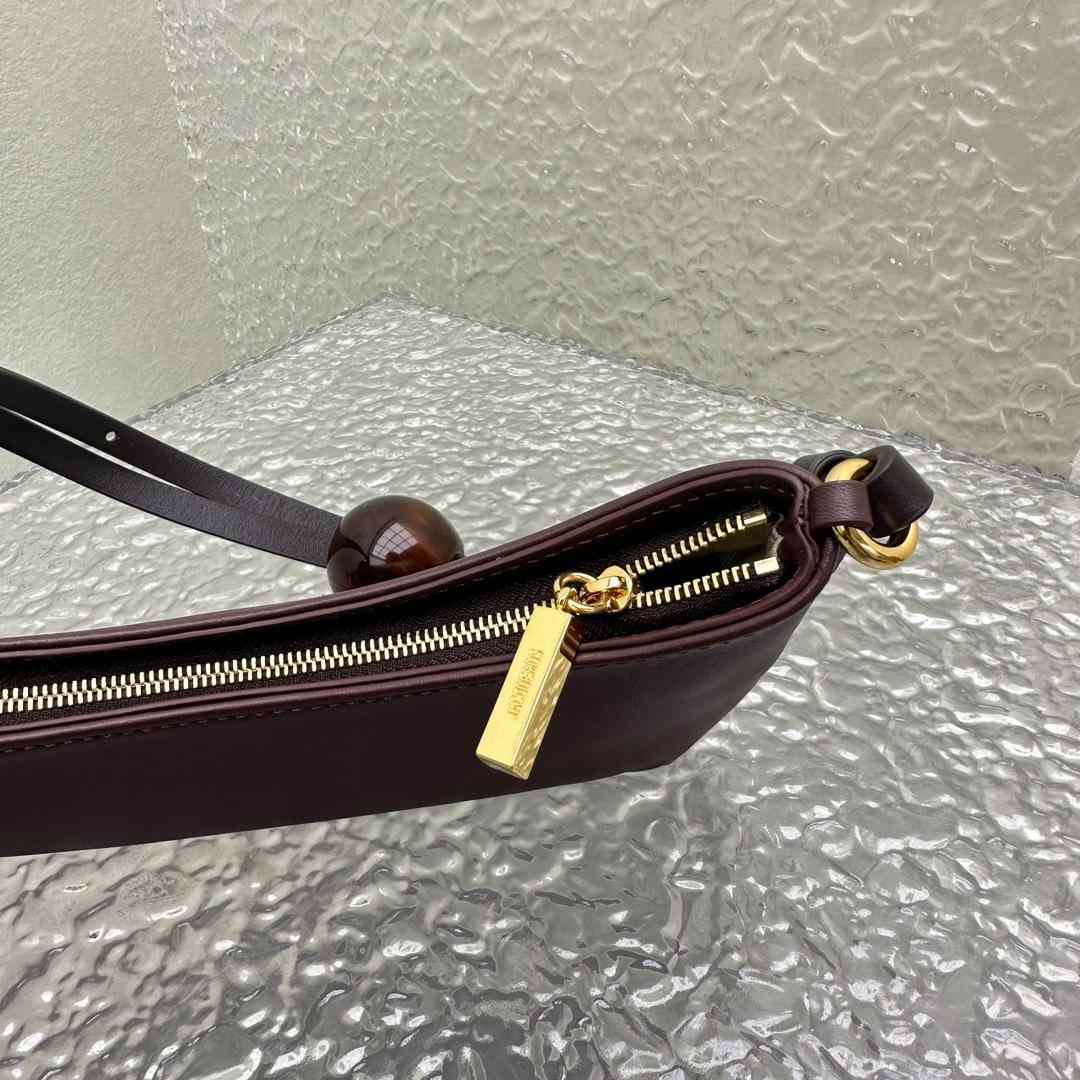 Jacquemus The Bisou Perle - DopestKickz