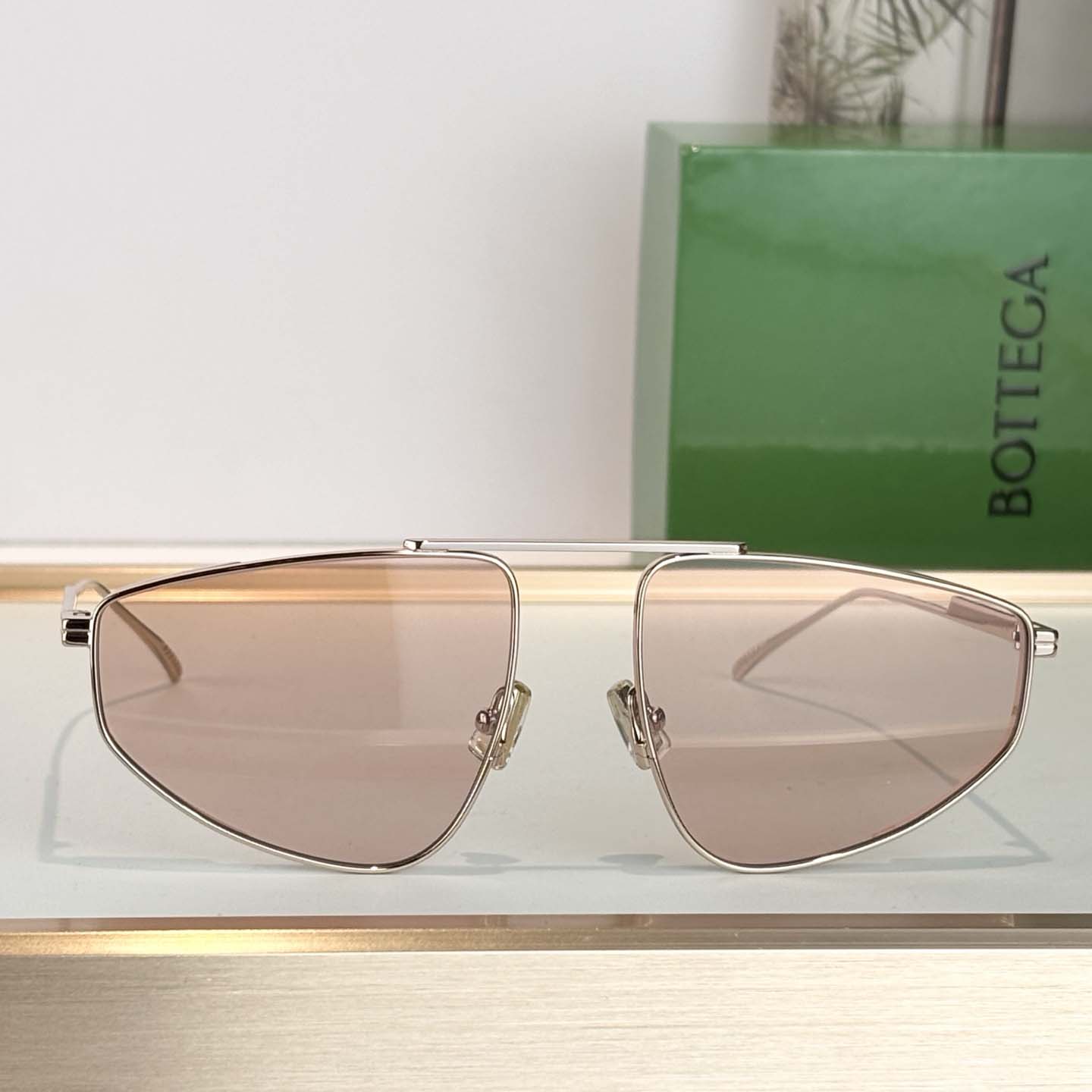Bottega Veneta Classic Aviator Sunglasses   BV1466S - DopestKickz