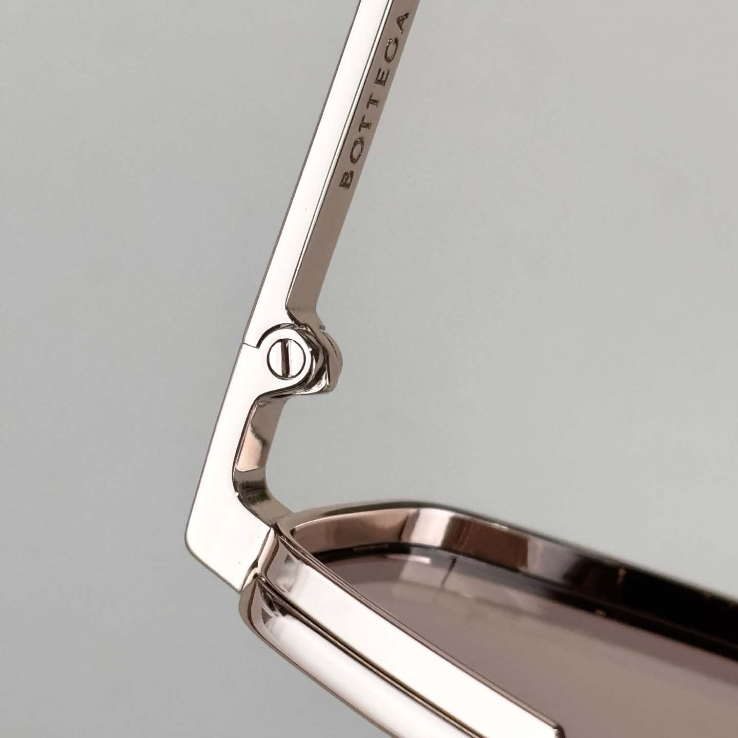 Bottega Veneta Classic Aviator Sunglasses   BV1466S - DopestKickz