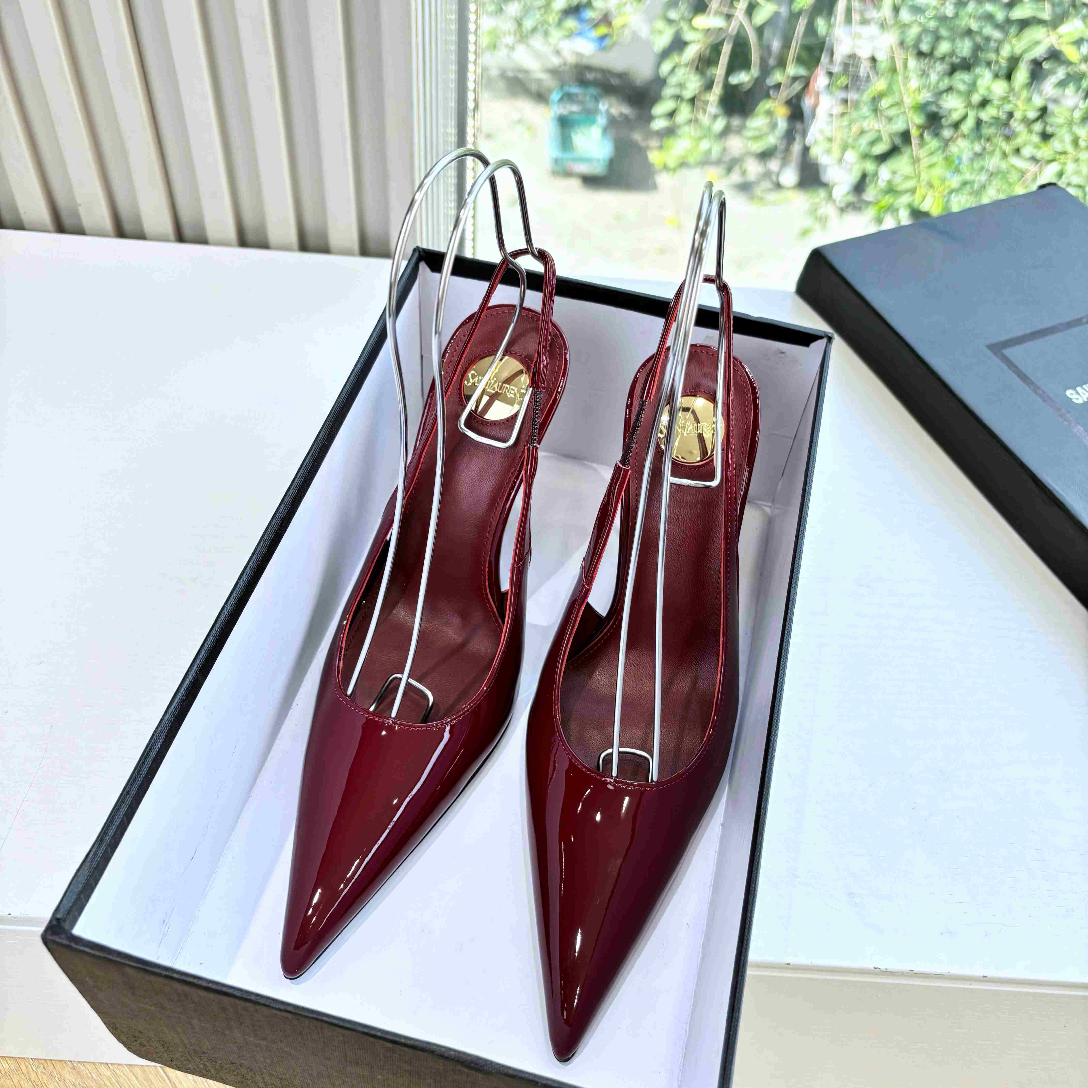 Saint Laurent GUERMANTES Slingback Pumps In Patent Leather - DopestKickz